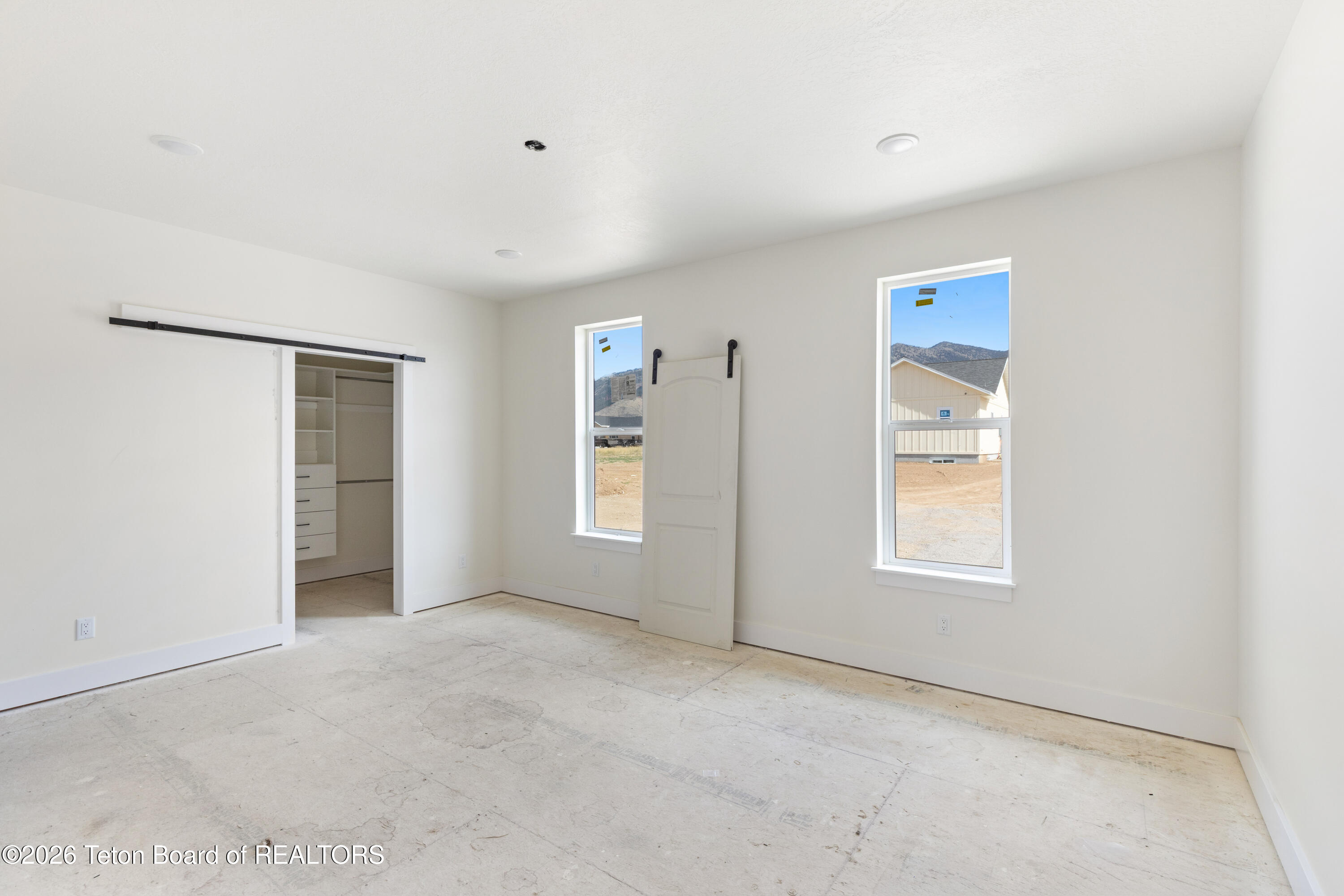 576 LITTLE GREYS Loop