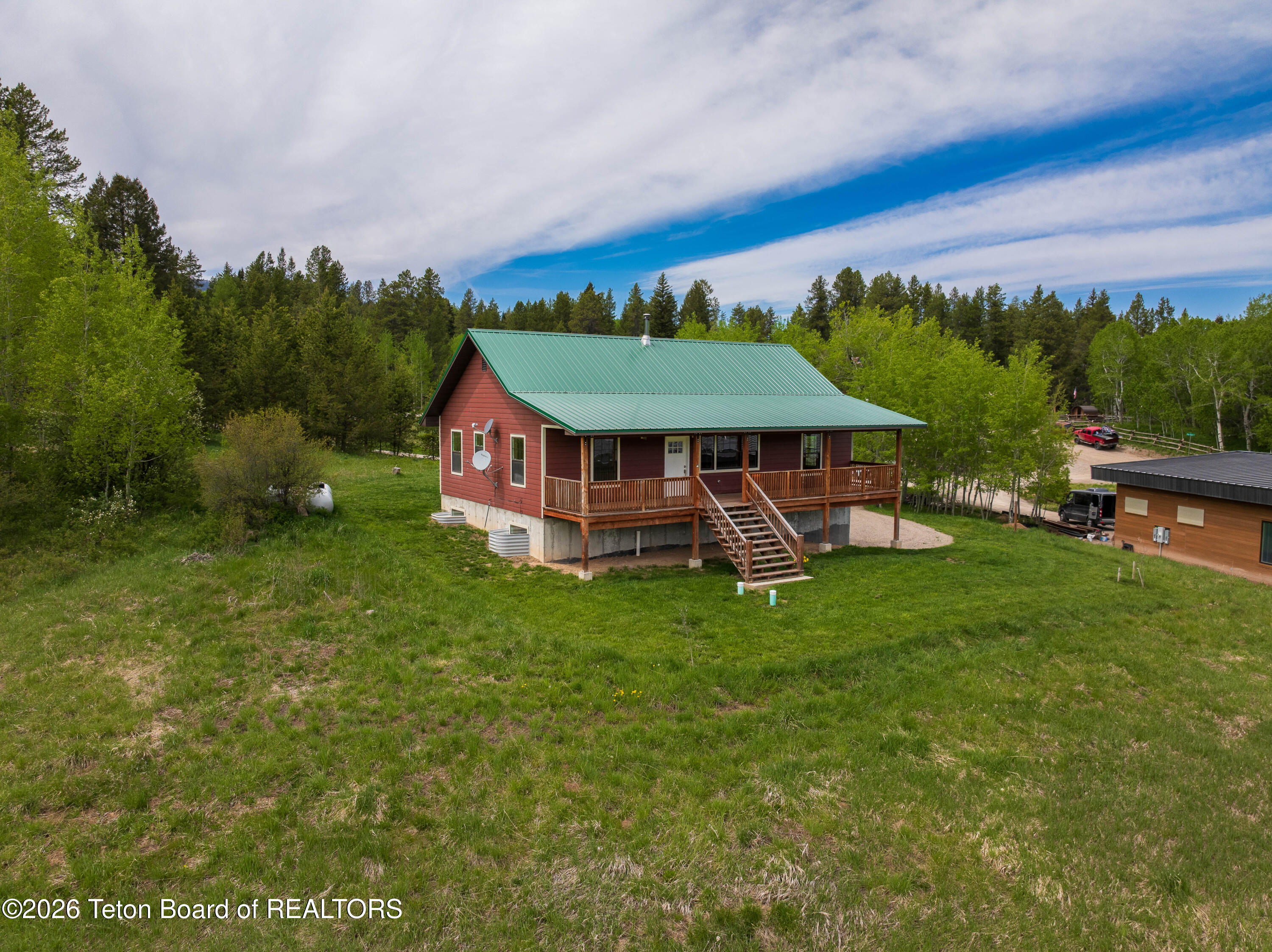 31 PINE HOLLOW Court