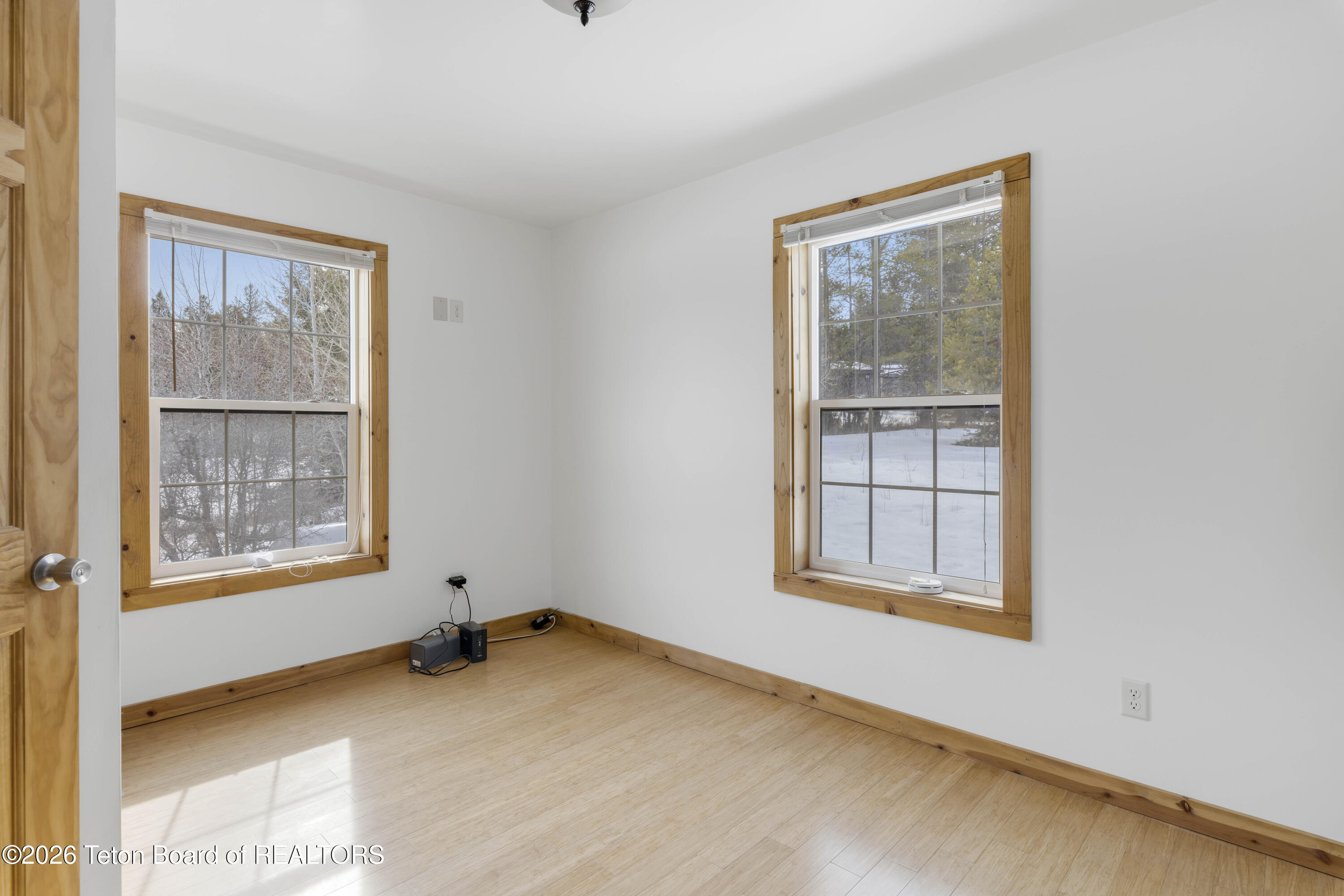 31 PINE HOLLOW Court