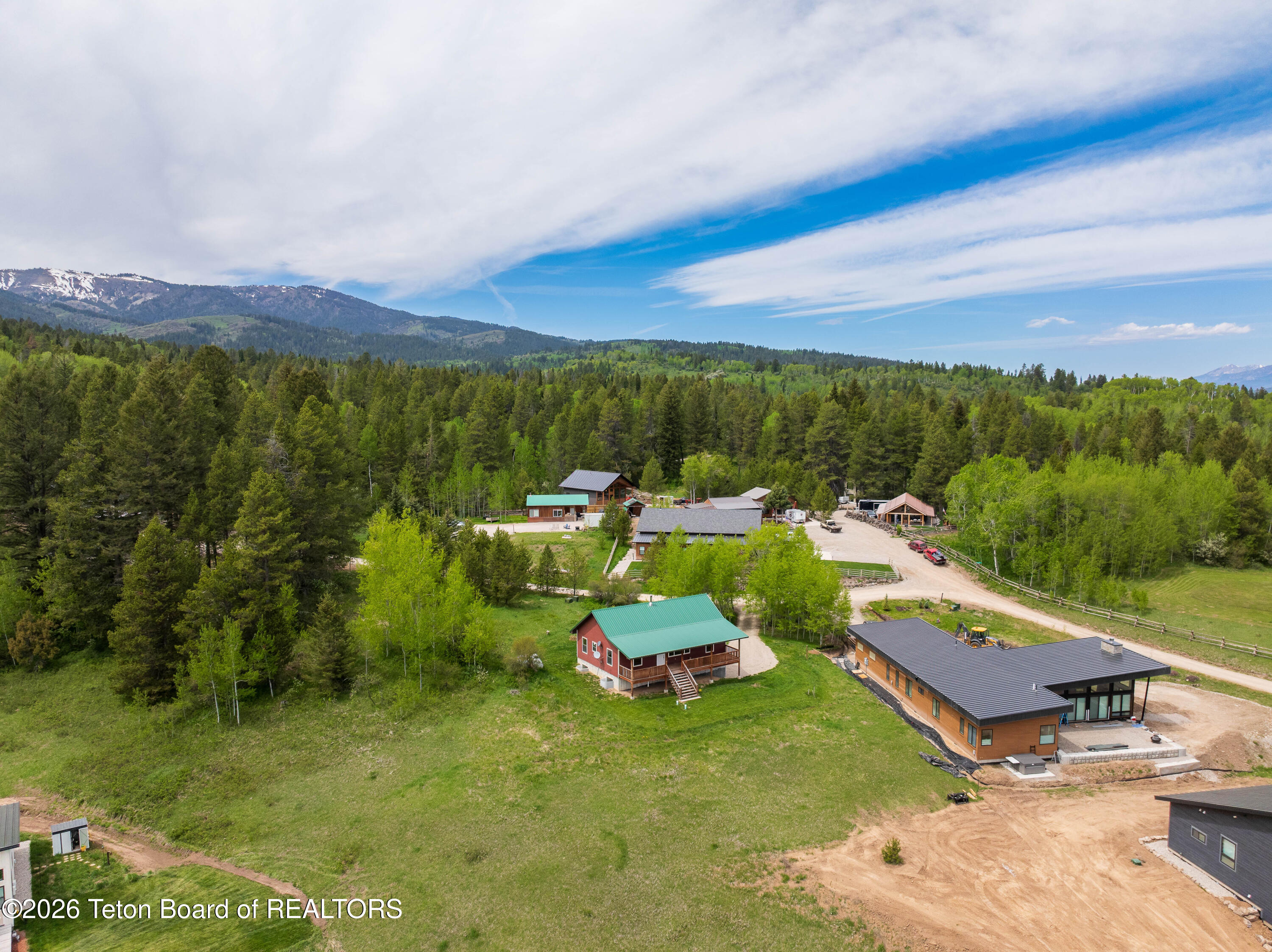 31 PINE HOLLOW Court