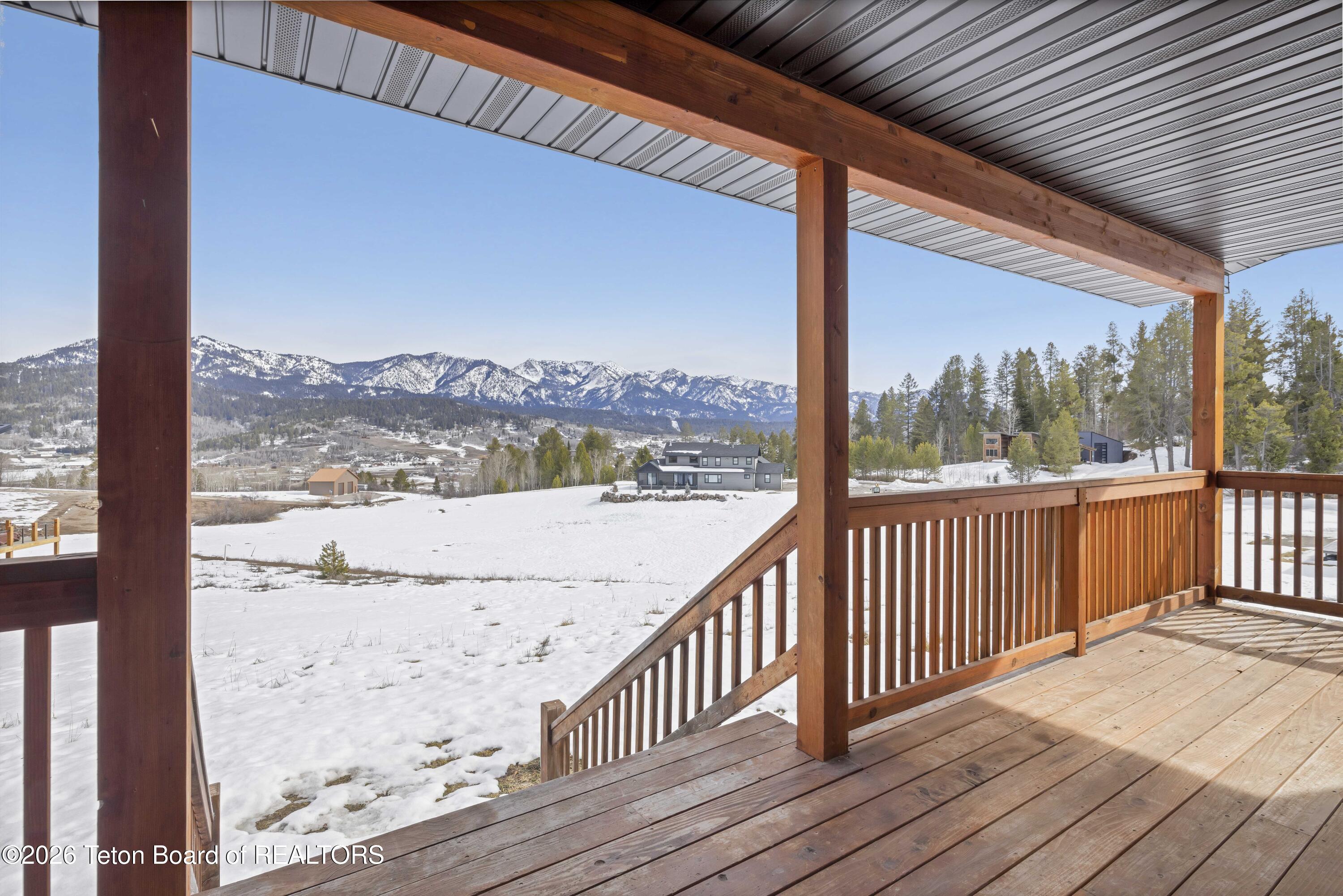 31 PINE HOLLOW Court