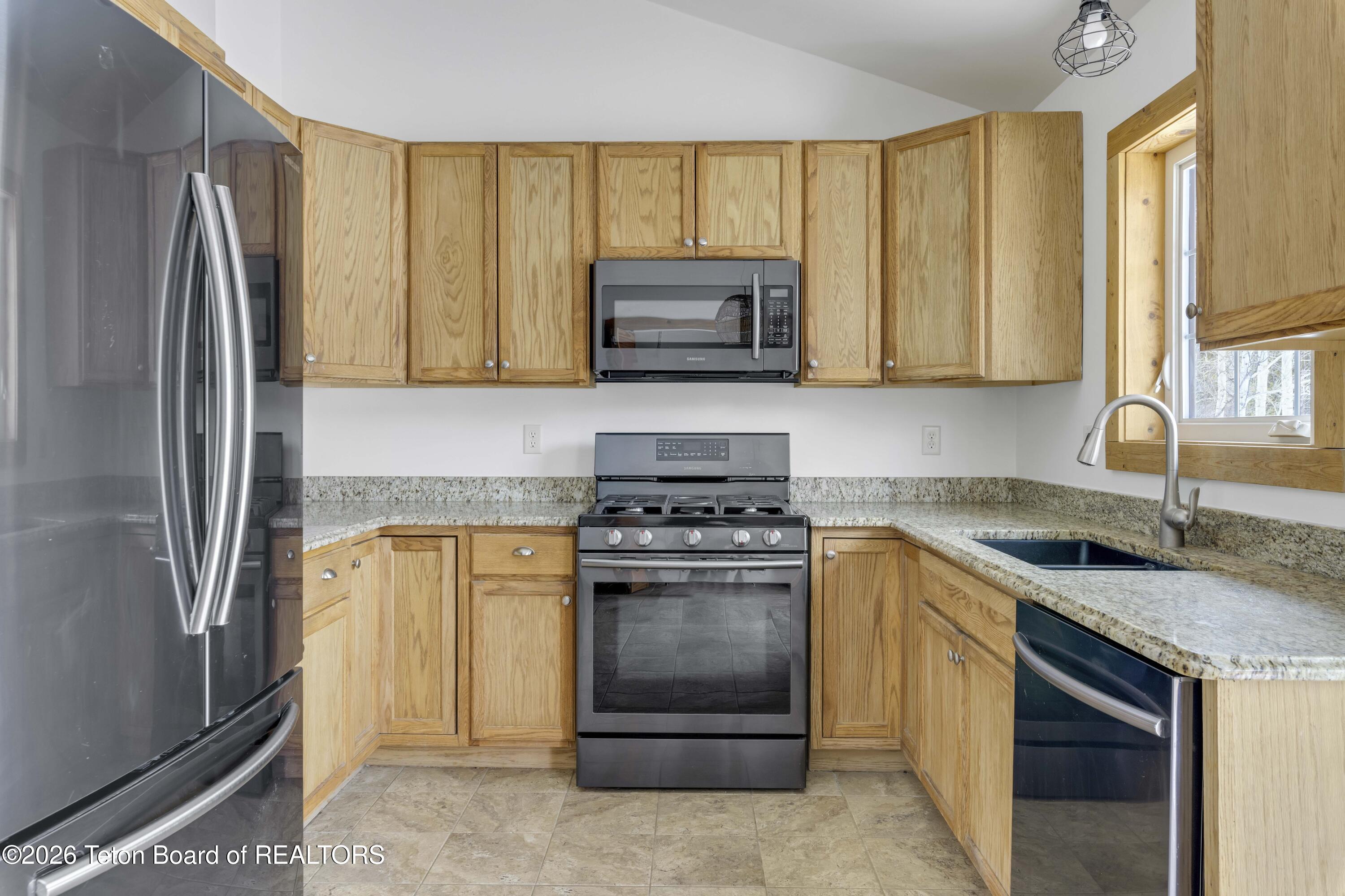 31 PINE HOLLOW Court