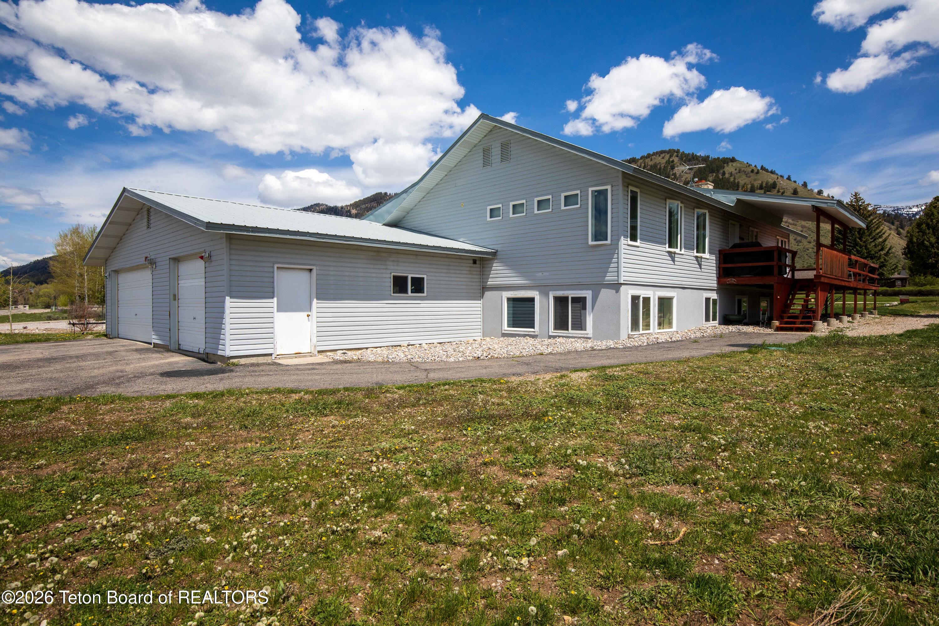 385 HARDMAN Road