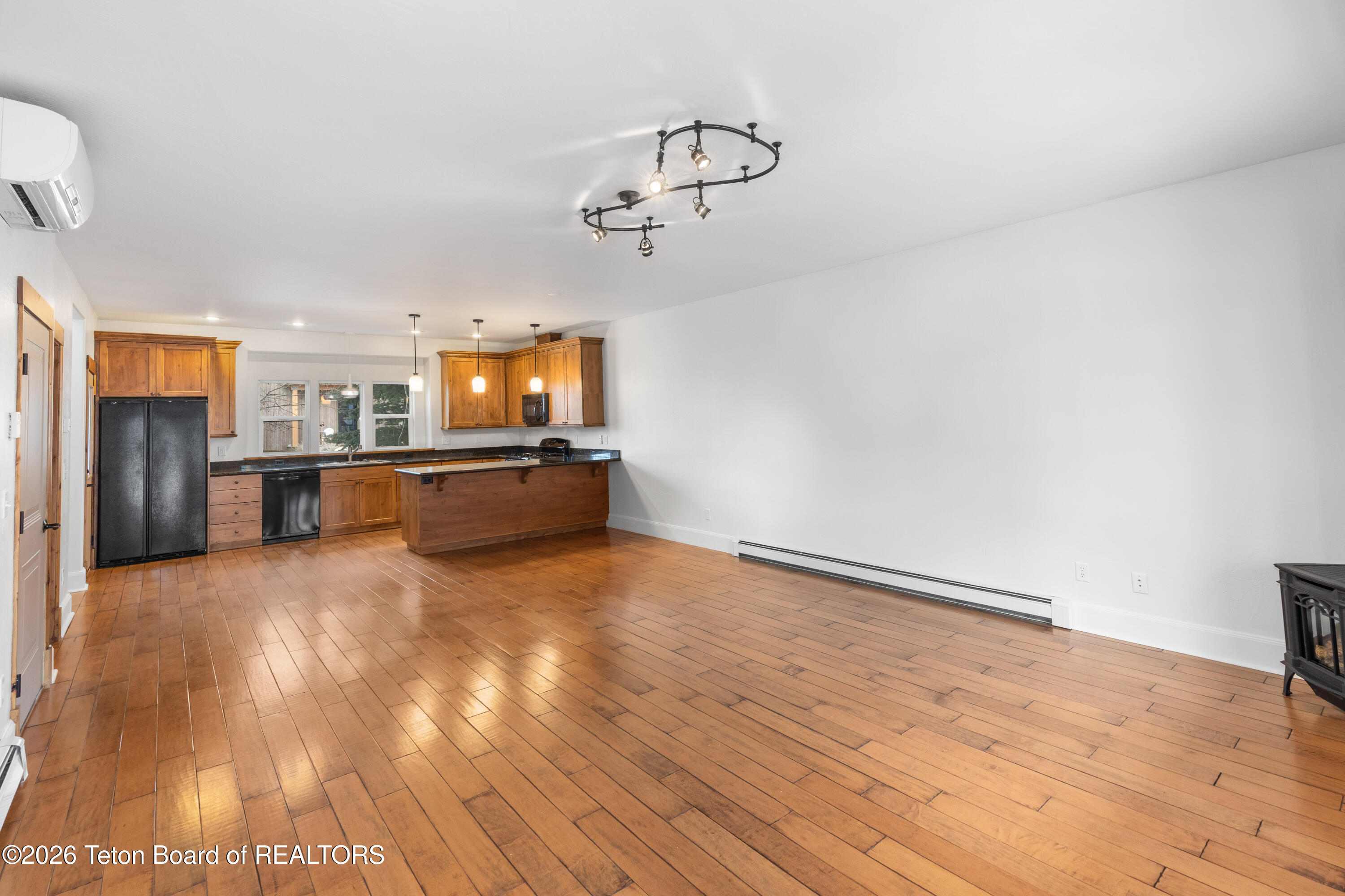 27 BLUE WING Lane C