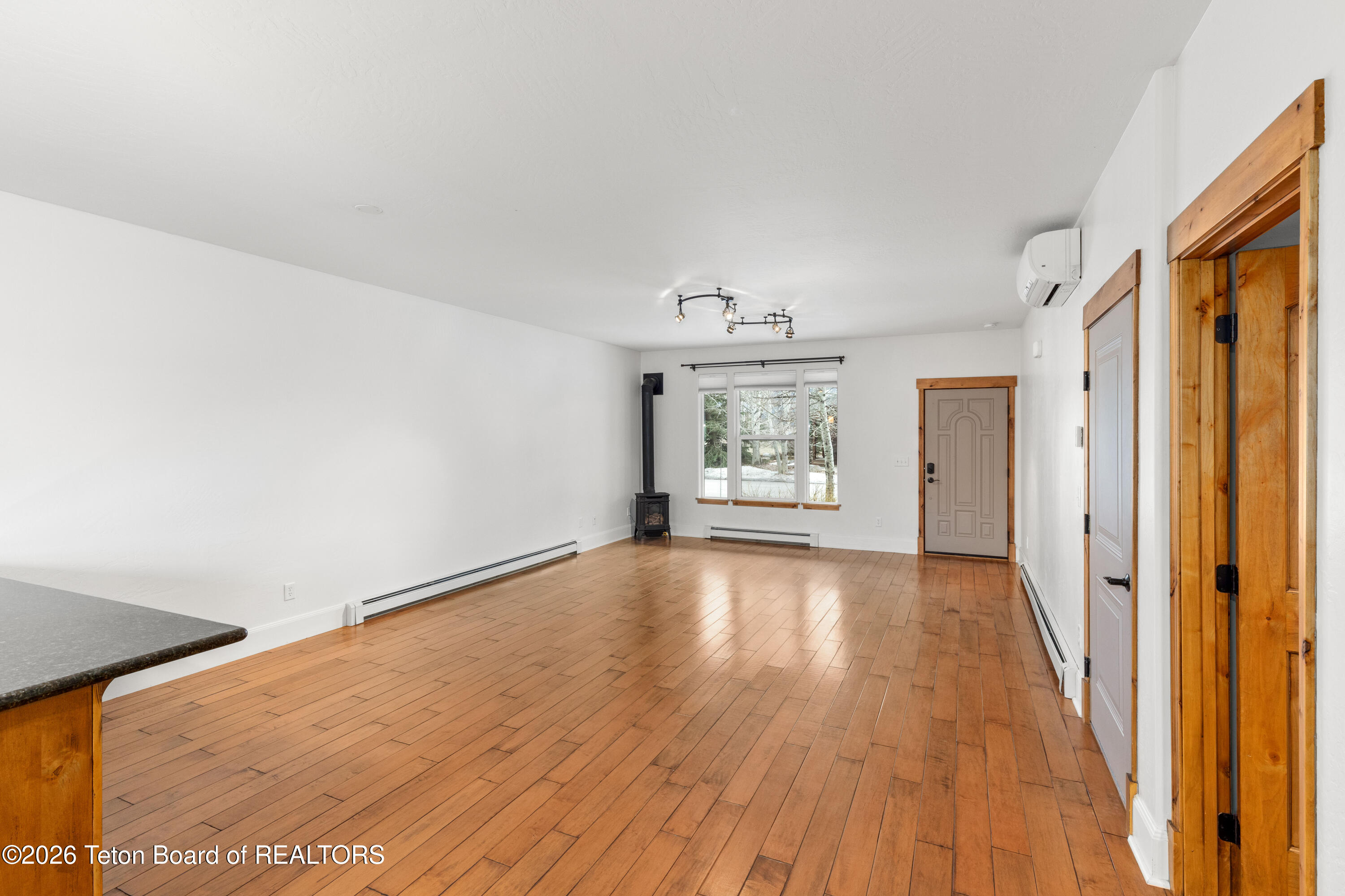27 BLUE WING Lane C