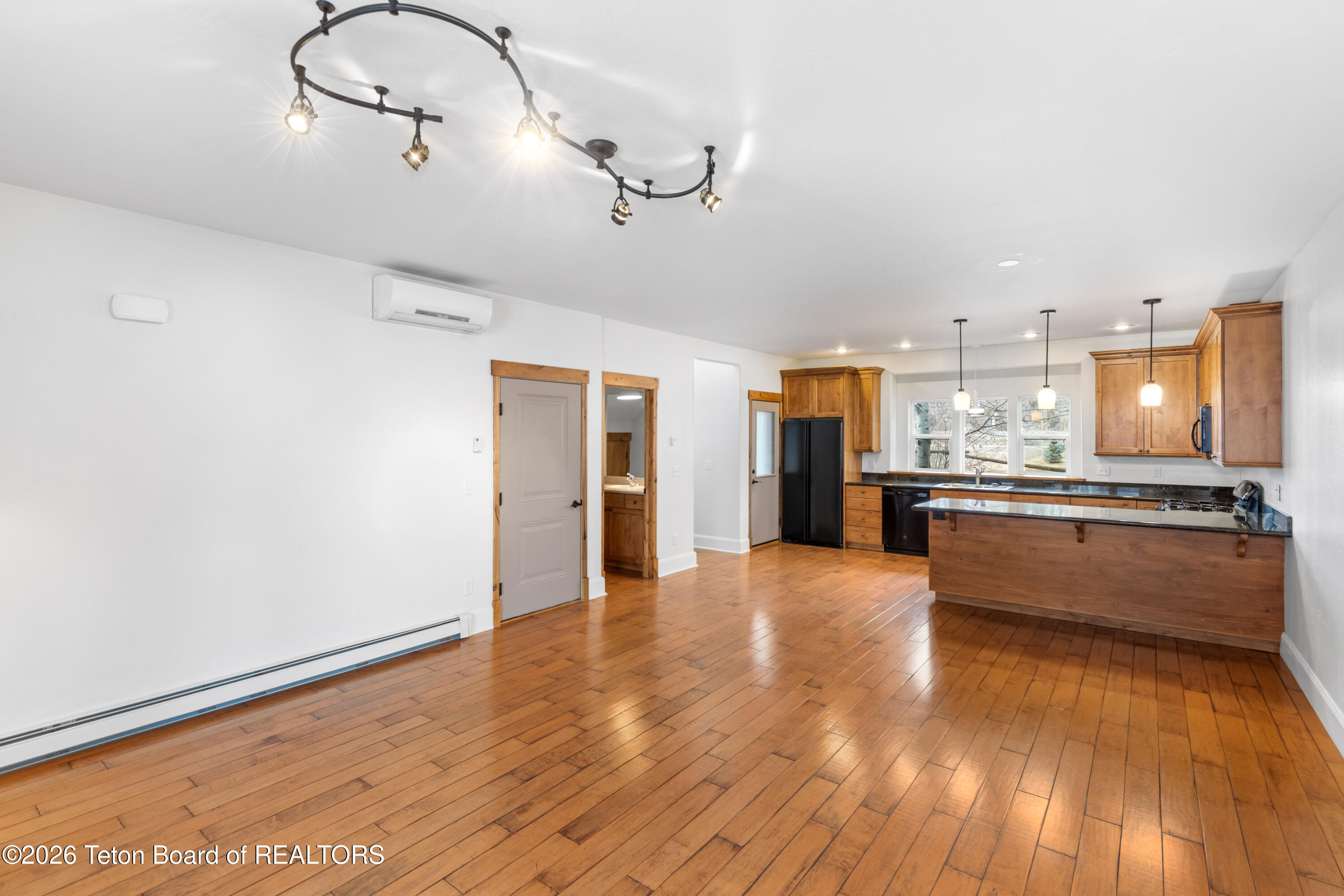 27 BLUE WING Lane C