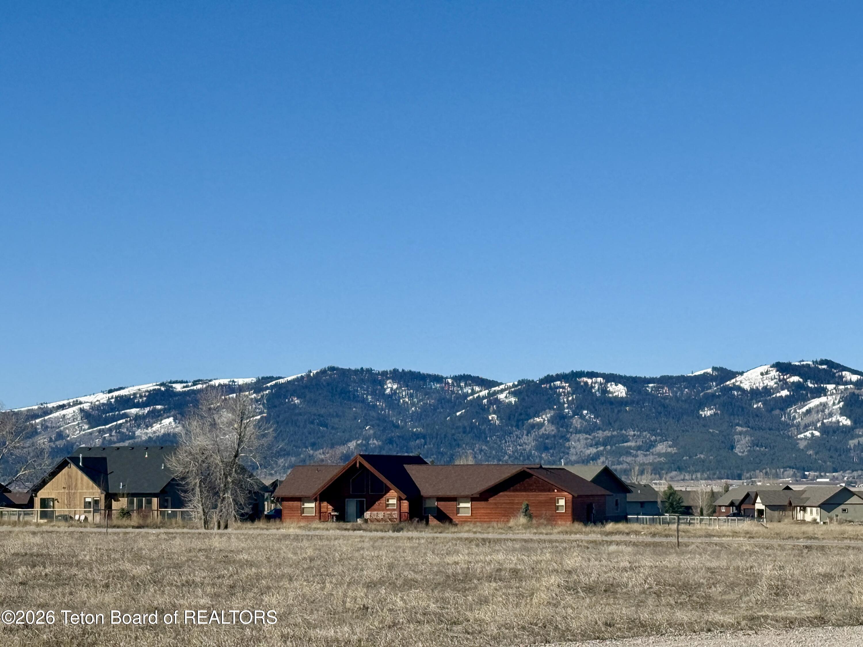 840 PEAK VIEW ESTATES RD.