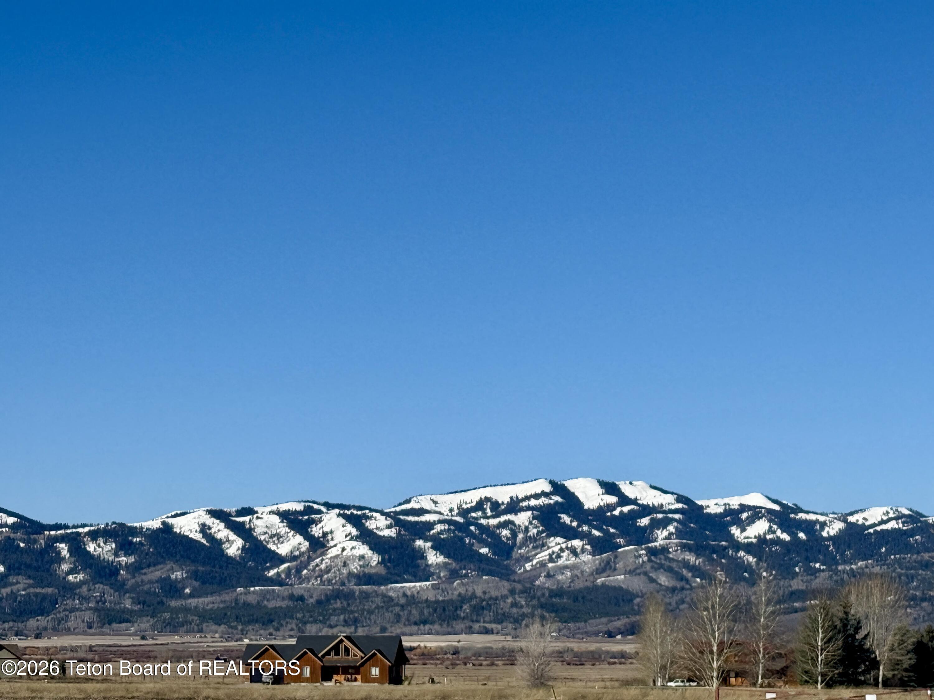 840 PEAK VIEW ESTATES RD.