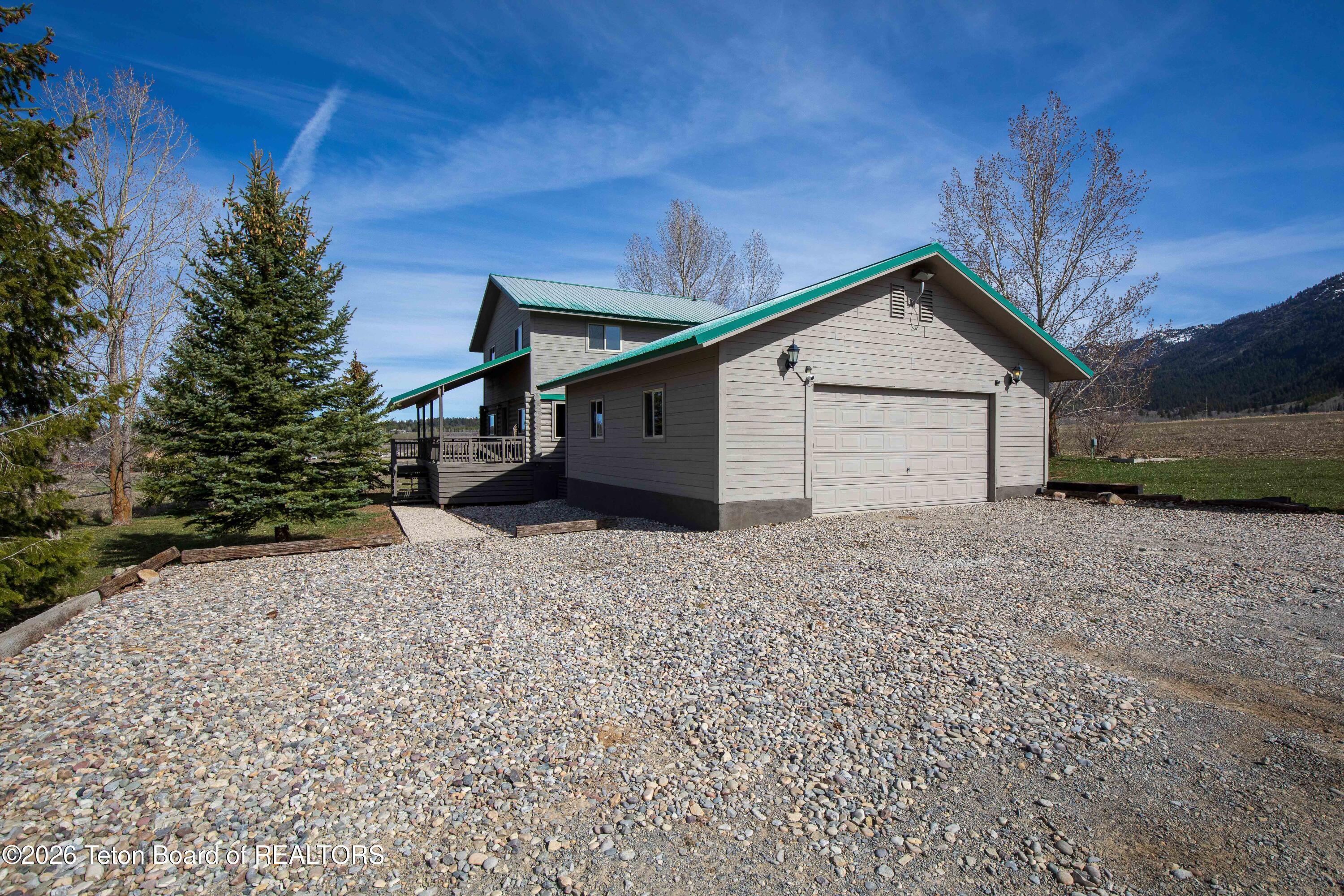 898 SADDLE Drive