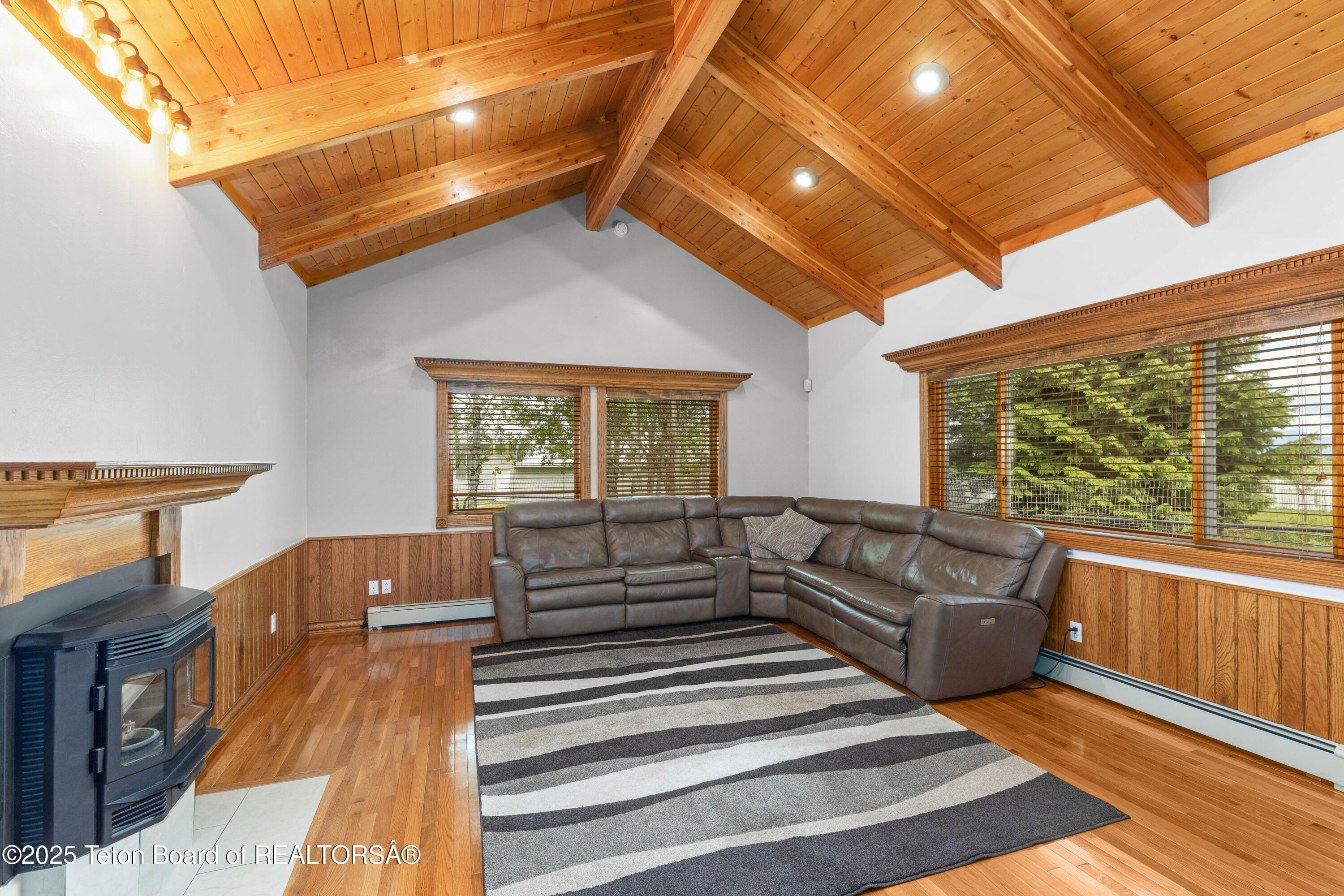 1255 LOST CREEK Road