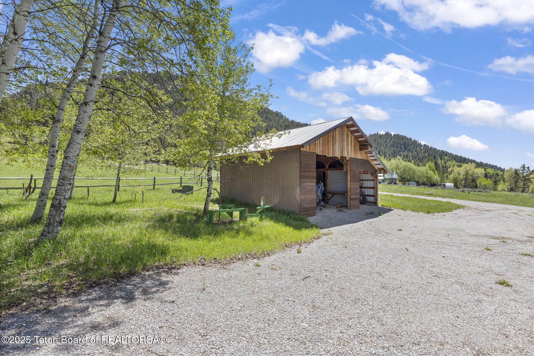 2883 STEWART TRL Road