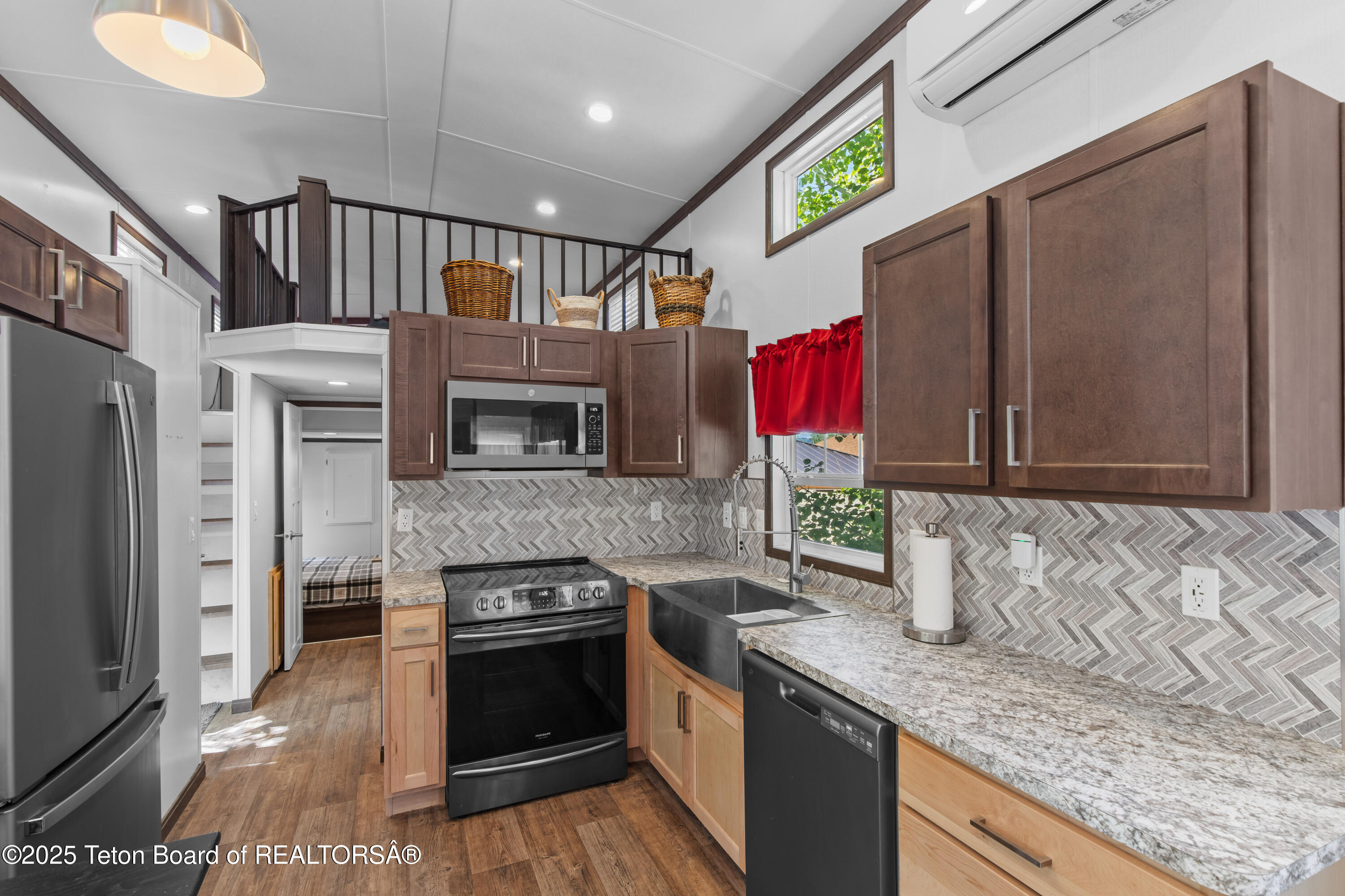 110 OXBOW Drive