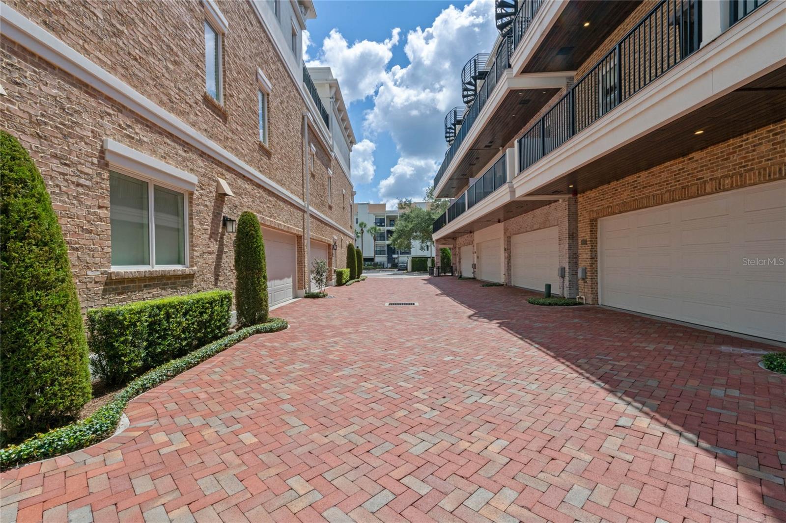 419 W MORSE BLVD