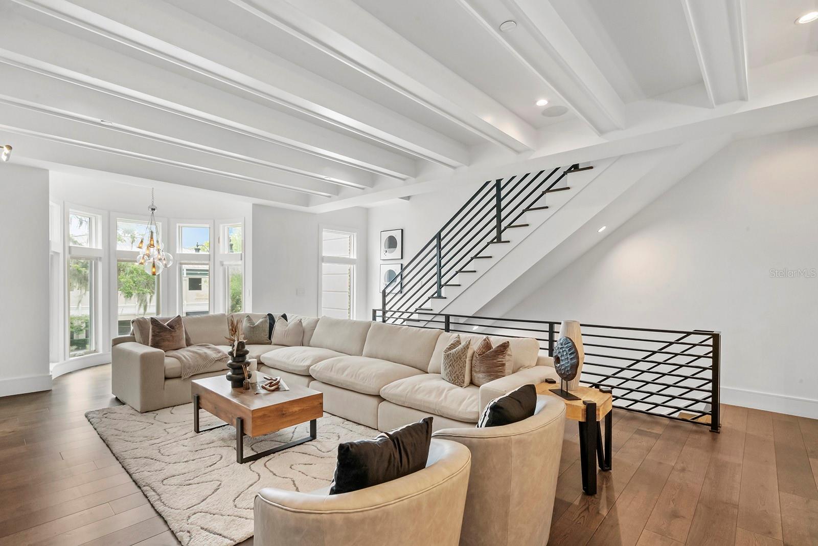 419 W MORSE BLVD