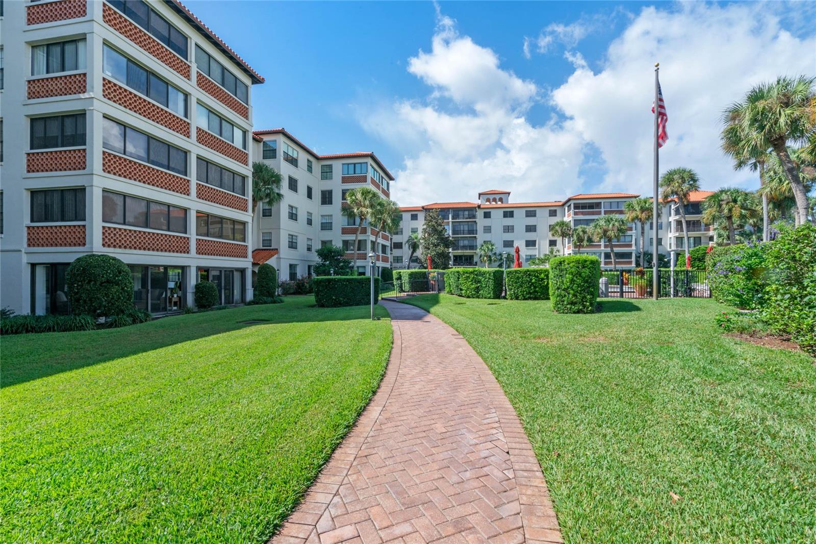100 S INTERLACHEN AVE #410