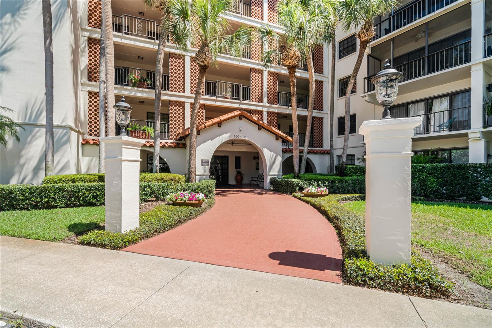 100 S INTERLACHEN AVE #410