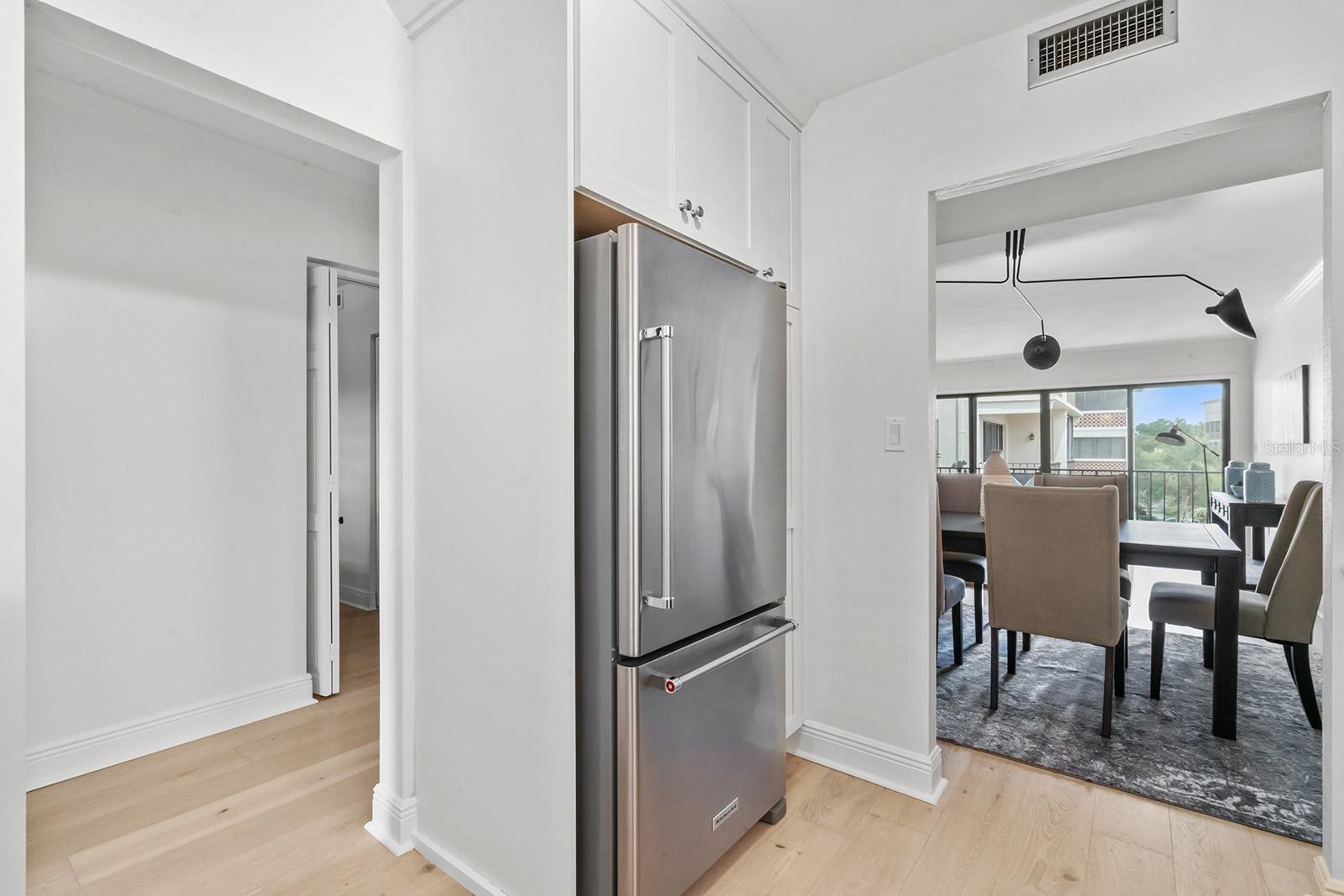 100 S INTERLACHEN AVE #410
