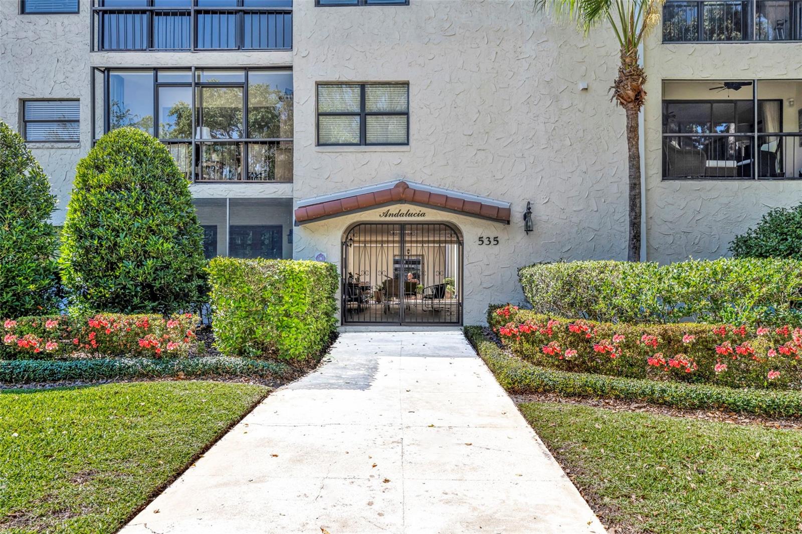 535 N INTERLACHEN AVE #107