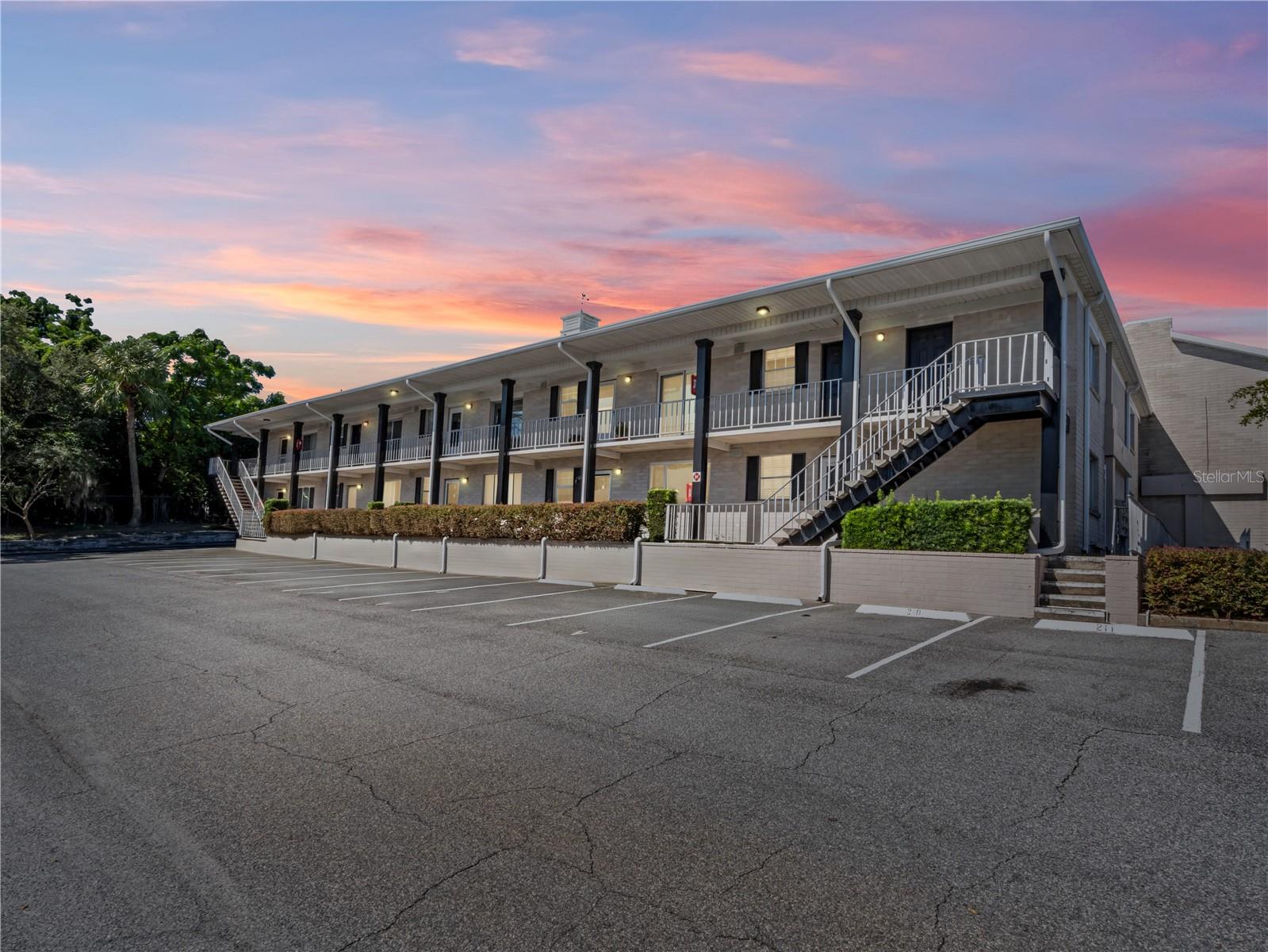 1250 S DENNING DR #213