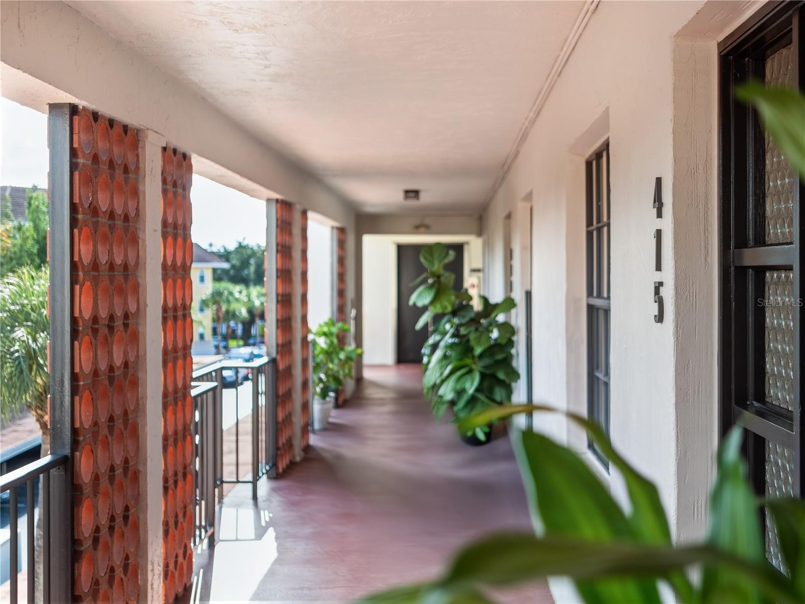 100 S INTERLACHEN AVE #415