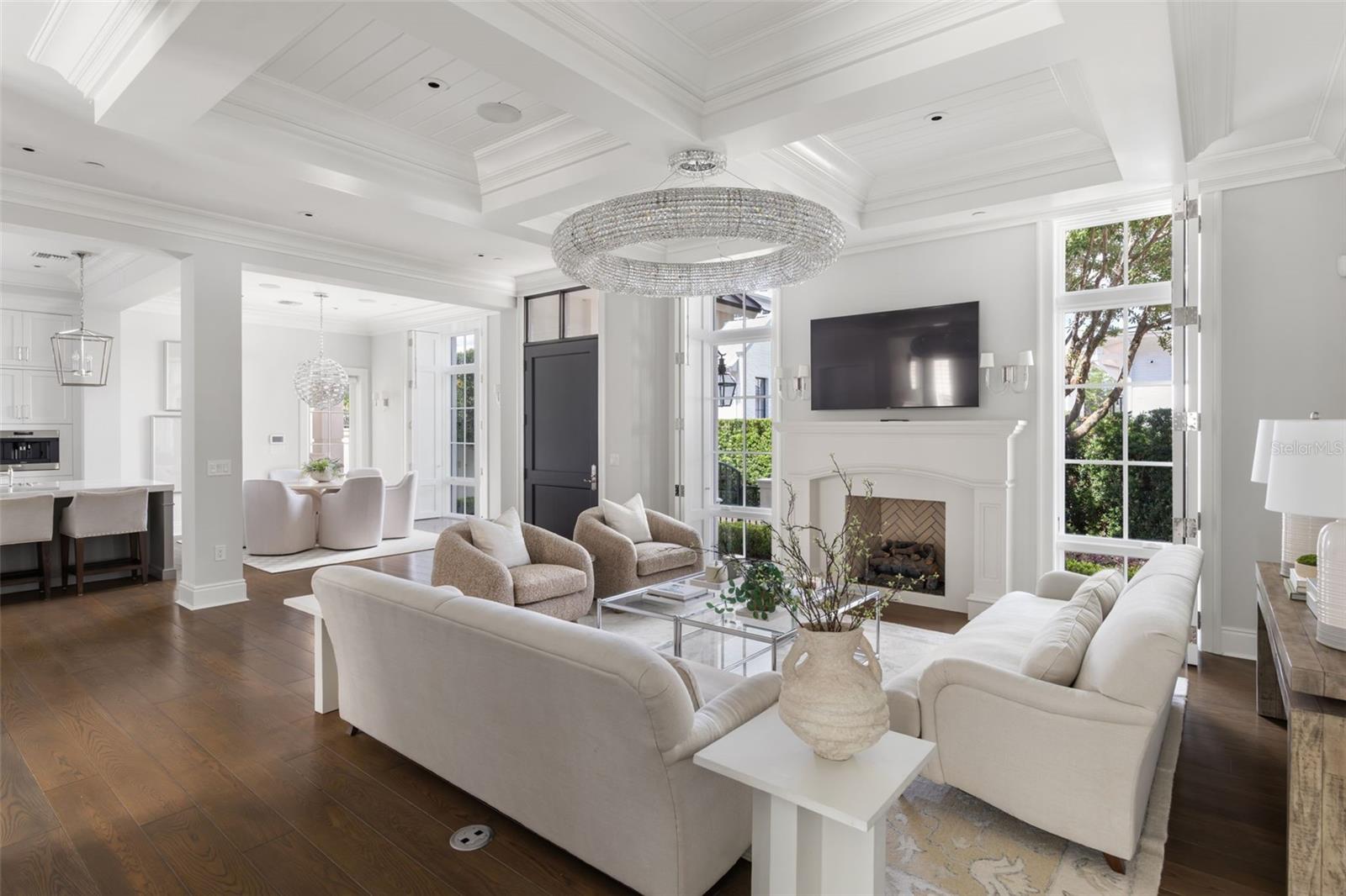 649 N PARK AVE