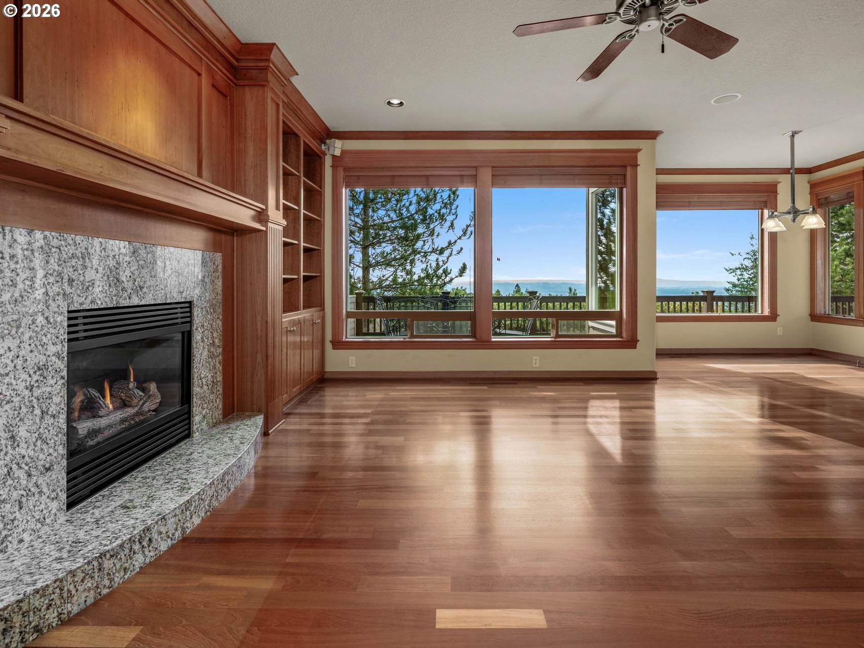 1815 NW ROSEFINCH LN