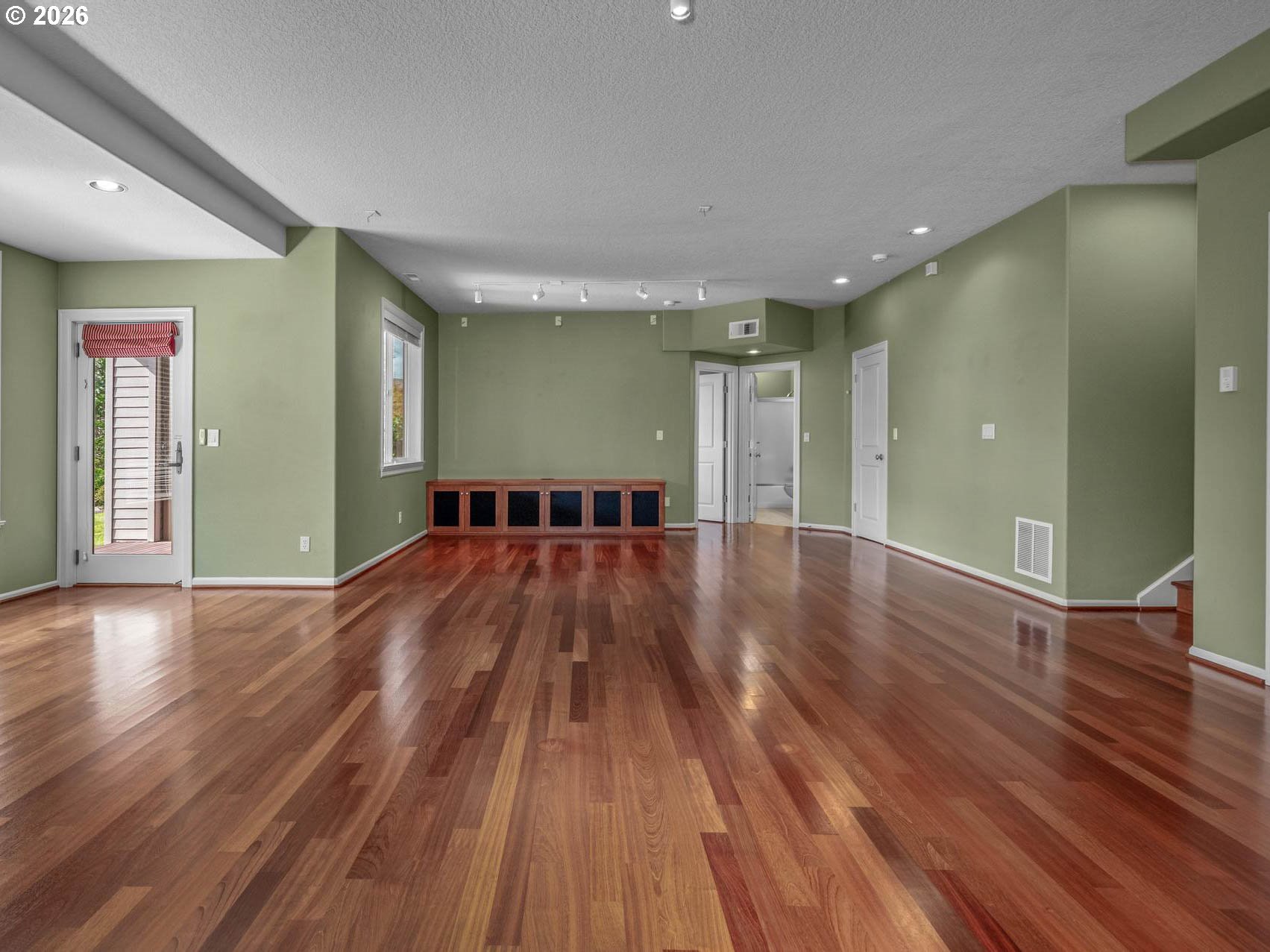 1815 NW ROSEFINCH LN