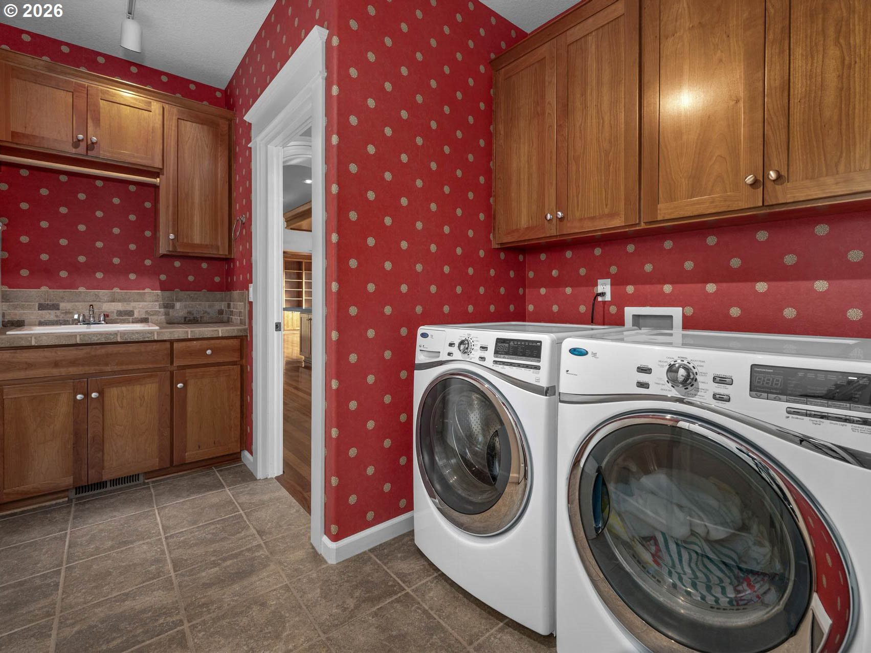 1815 NW ROSEFINCH LN