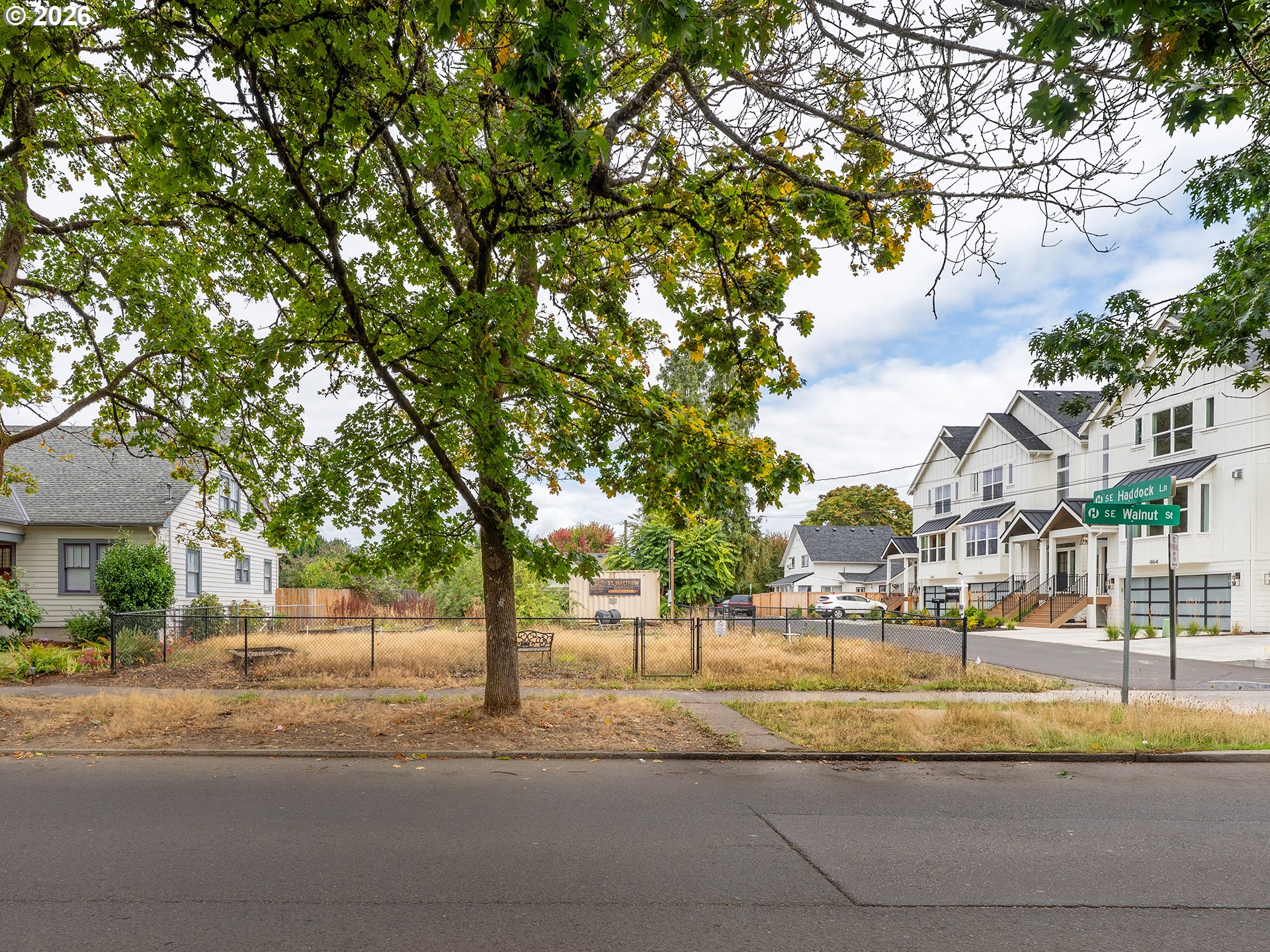 331 SE WALNUT ST