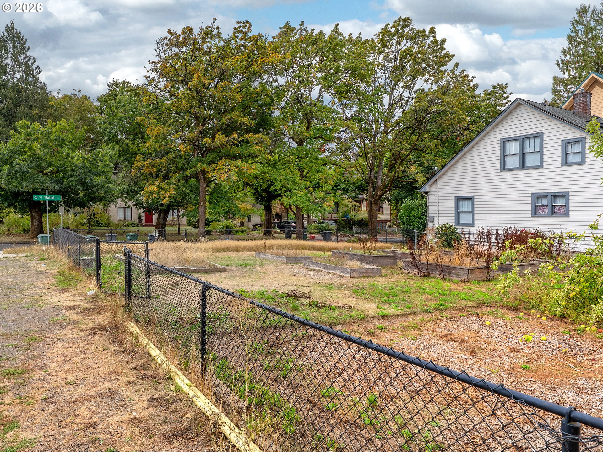 331 SE WALNUT ST