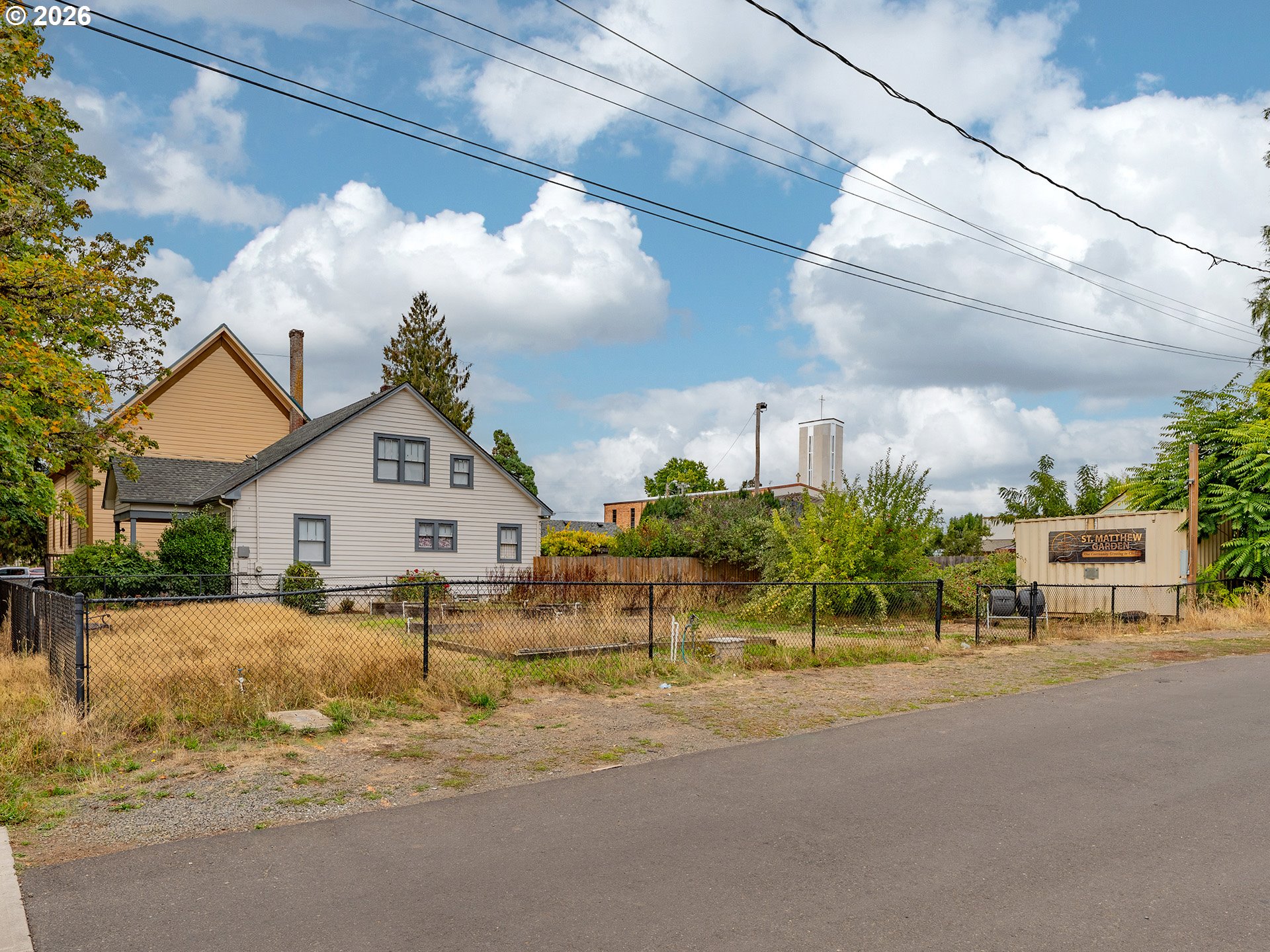 331 SE WALNUT ST