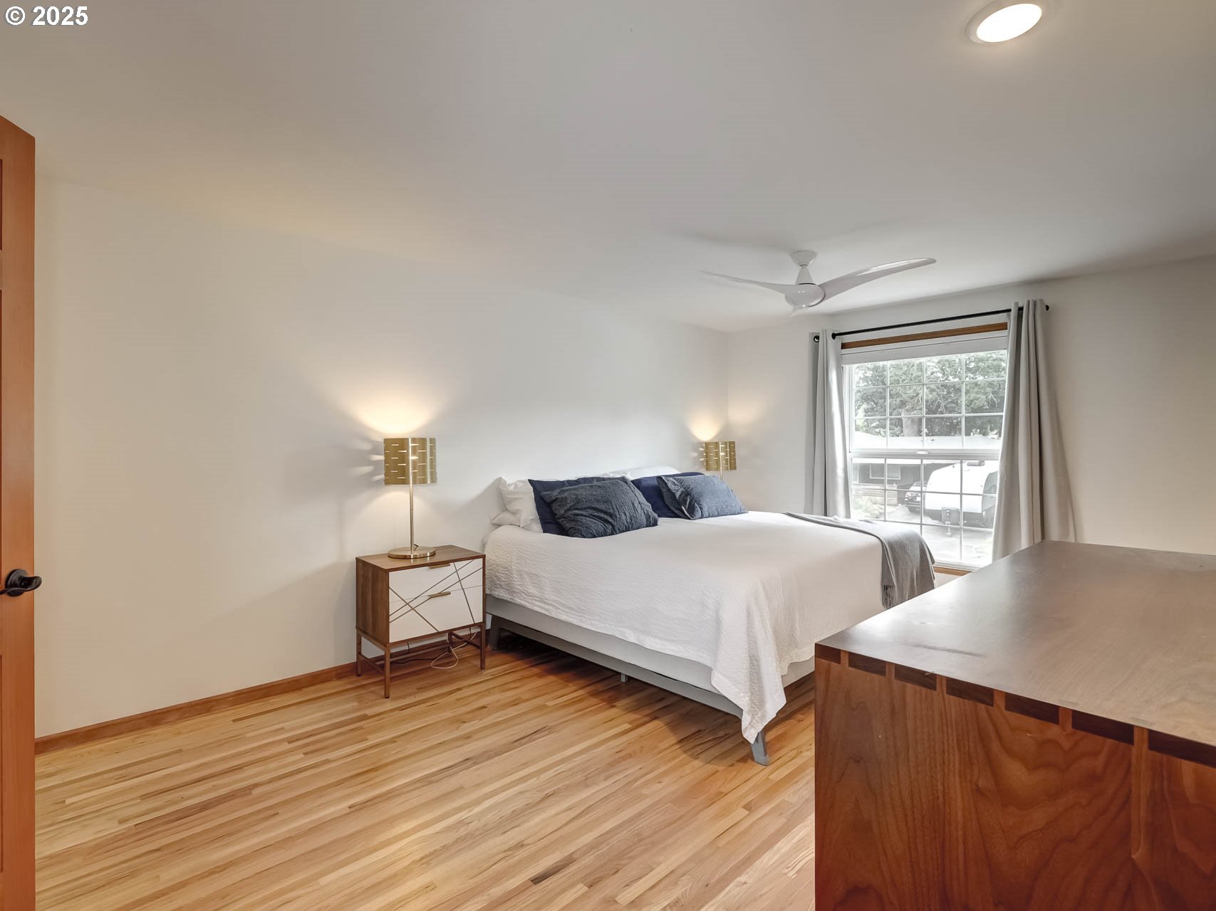 313 NE 18TH AVE