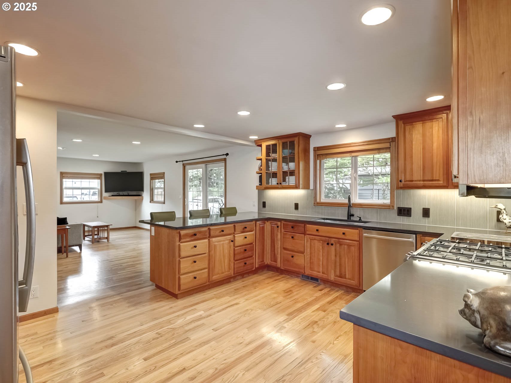 313 NE 18TH AVE
