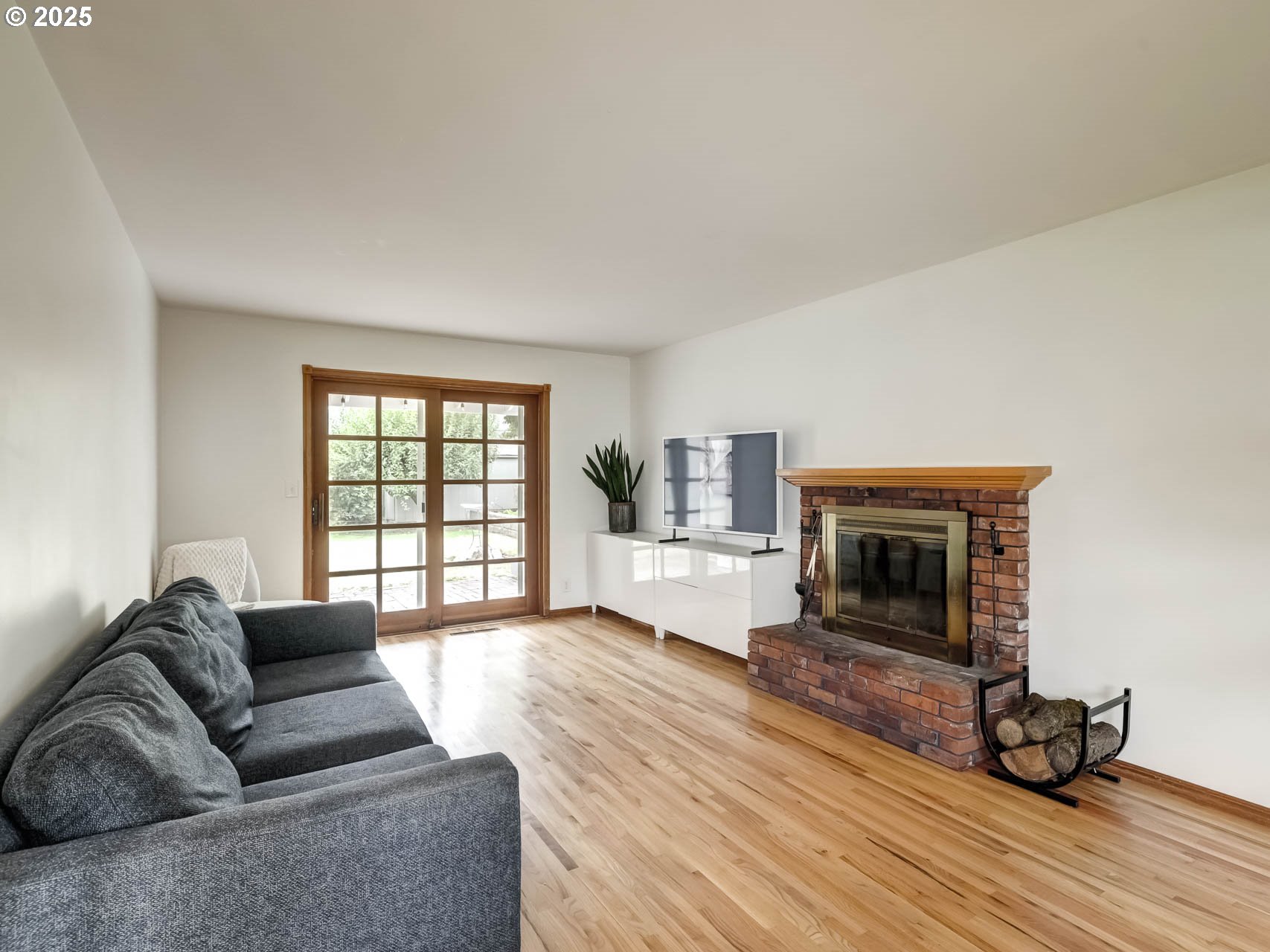 313 NE 18TH AVE