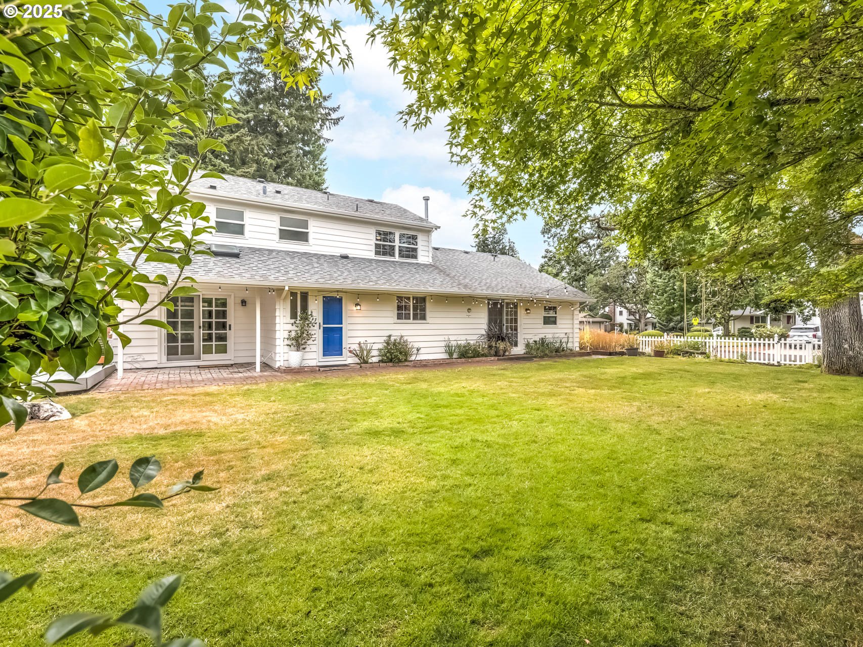313 NE 18TH AVE
