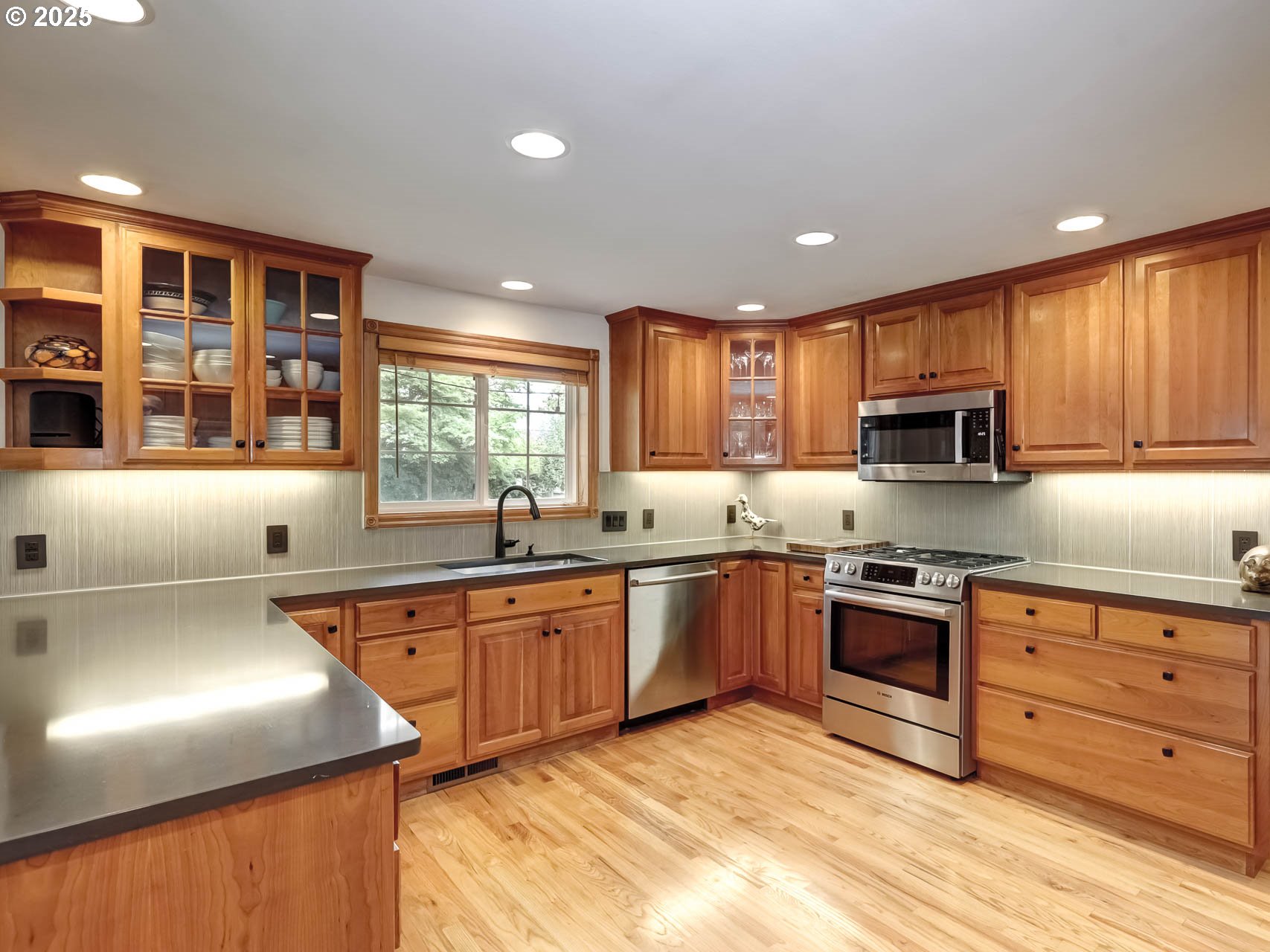 313 NE 18TH AVE
