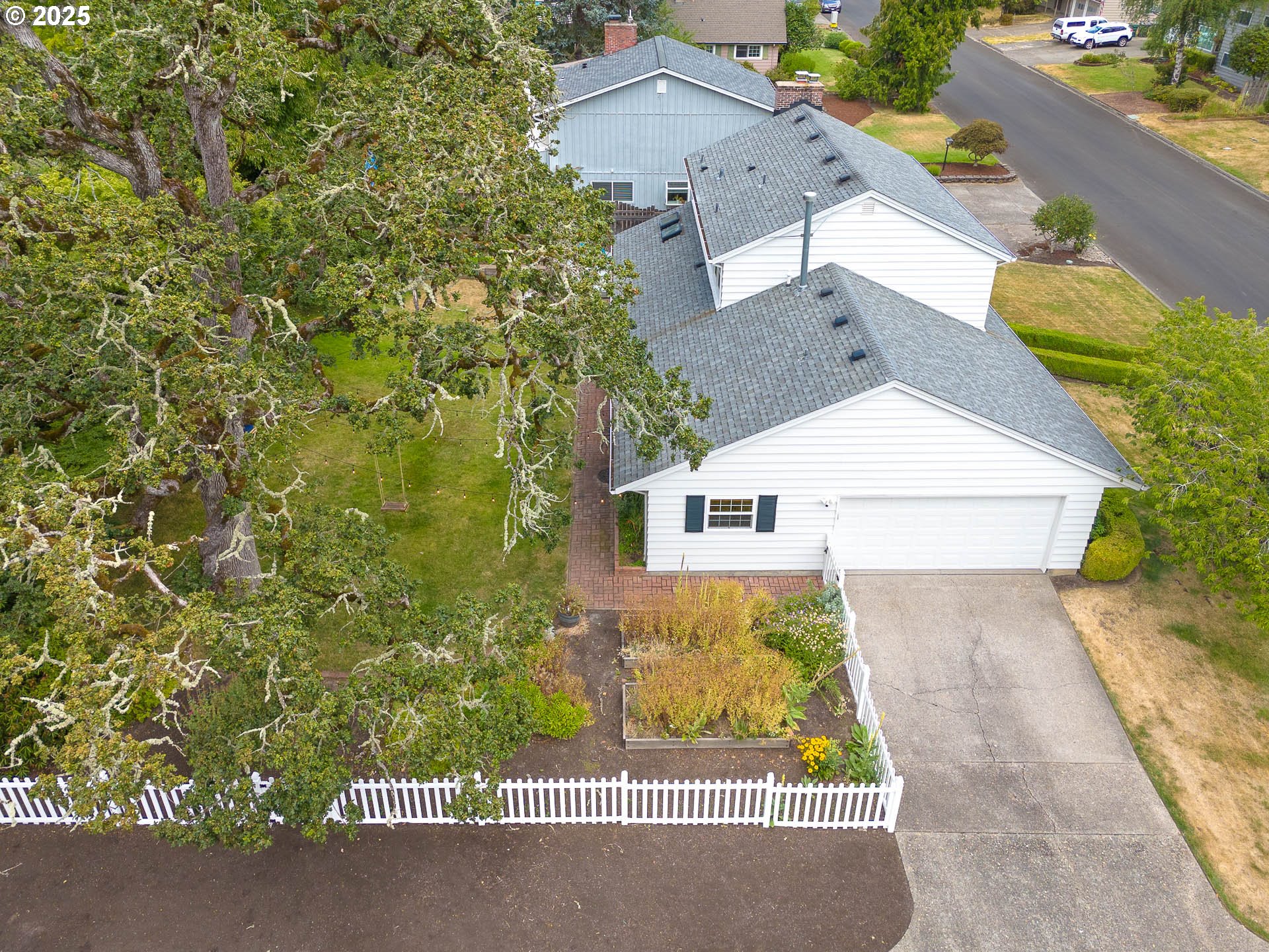 313 NE 18TH AVE