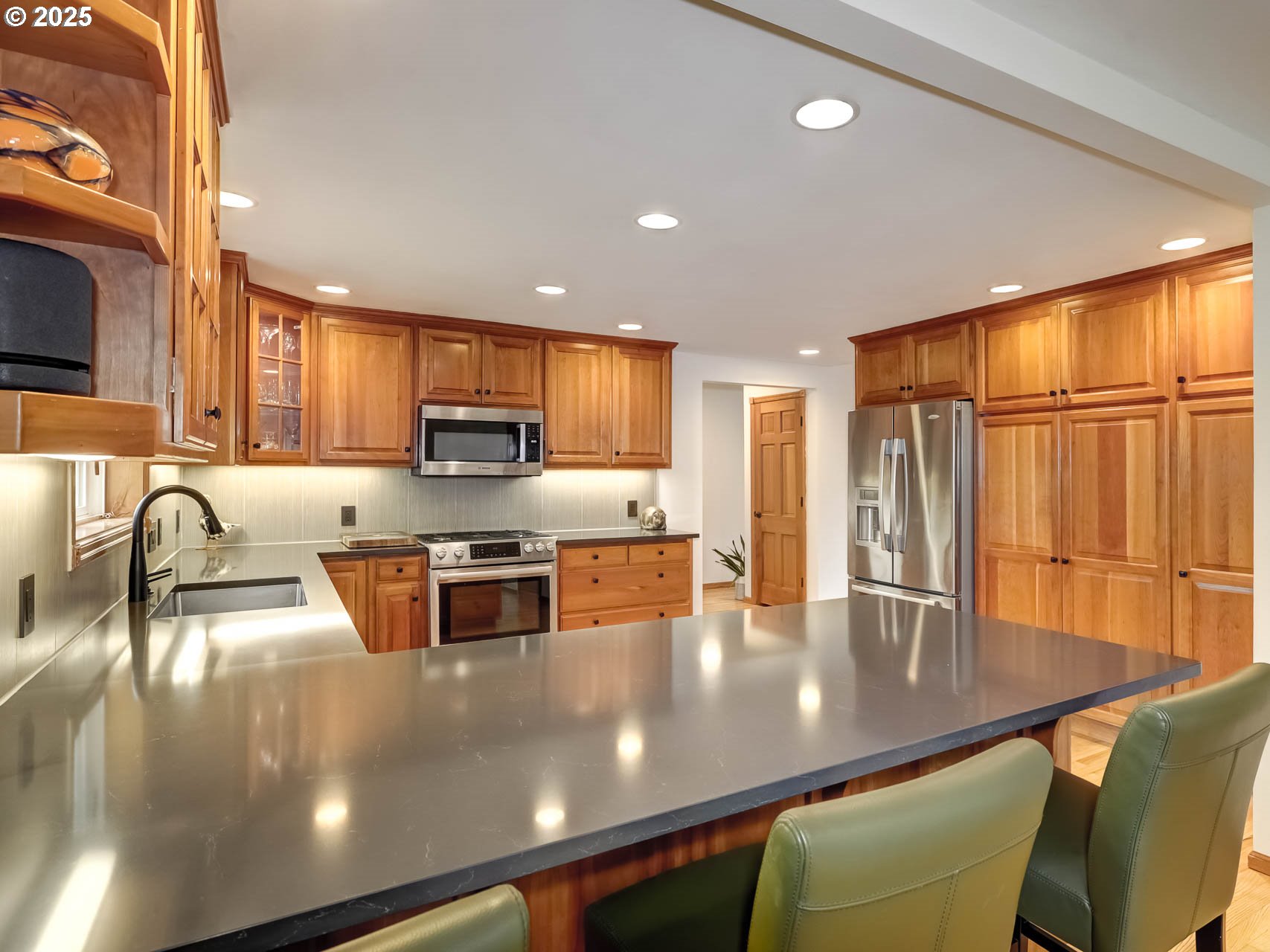 313 NE 18TH AVE