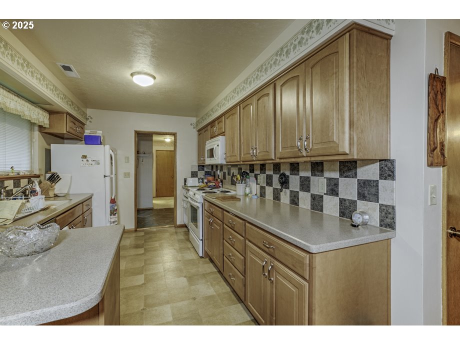 700 NW 18TH PL, McMinnville