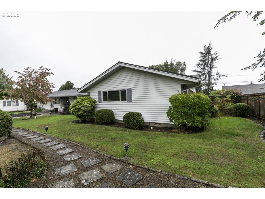 700 NW 18TH PL, McMinnville