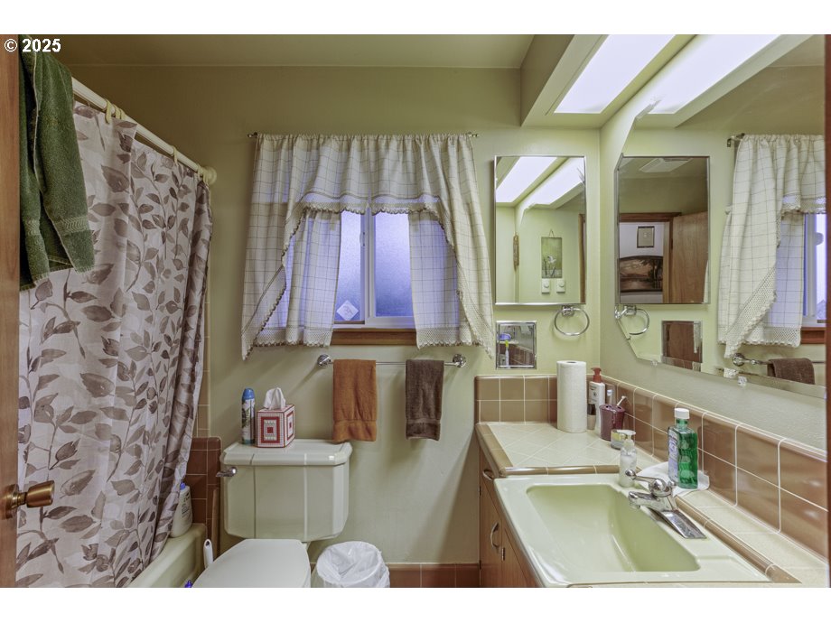 700 NW 18TH PL, McMinnville