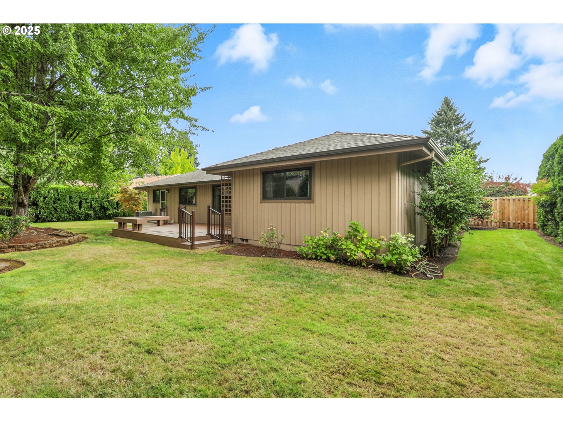 2142 SE GERHARD DR