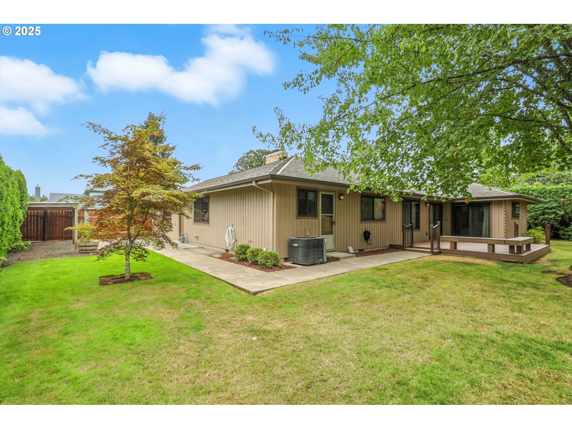2142 SE GERHARD DR