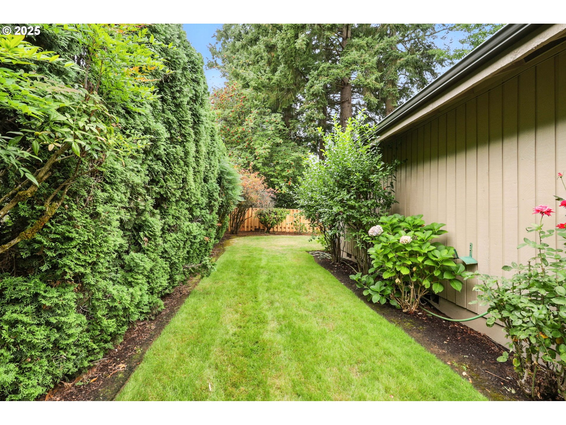 2142 SE GERHARD DR