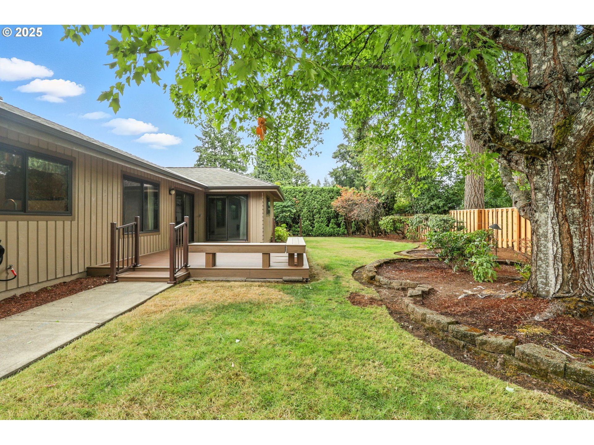 2142 SE GERHARD DR