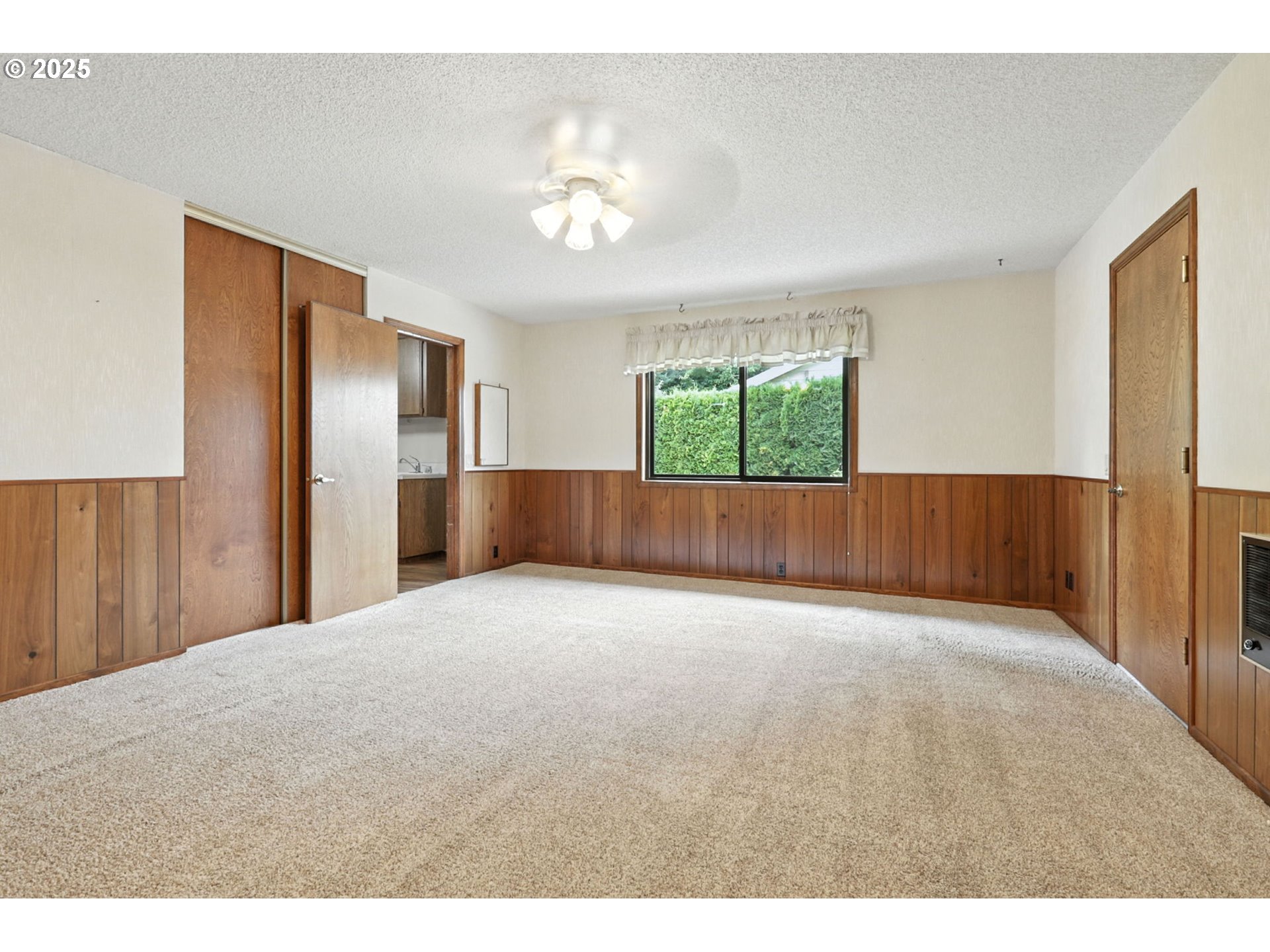 2142 SE GERHARD DR