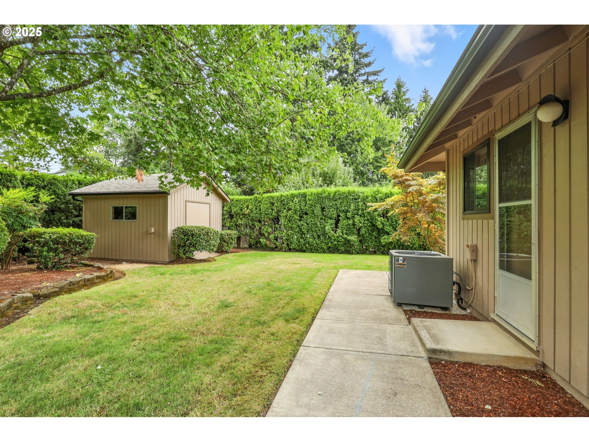2142 SE GERHARD DR