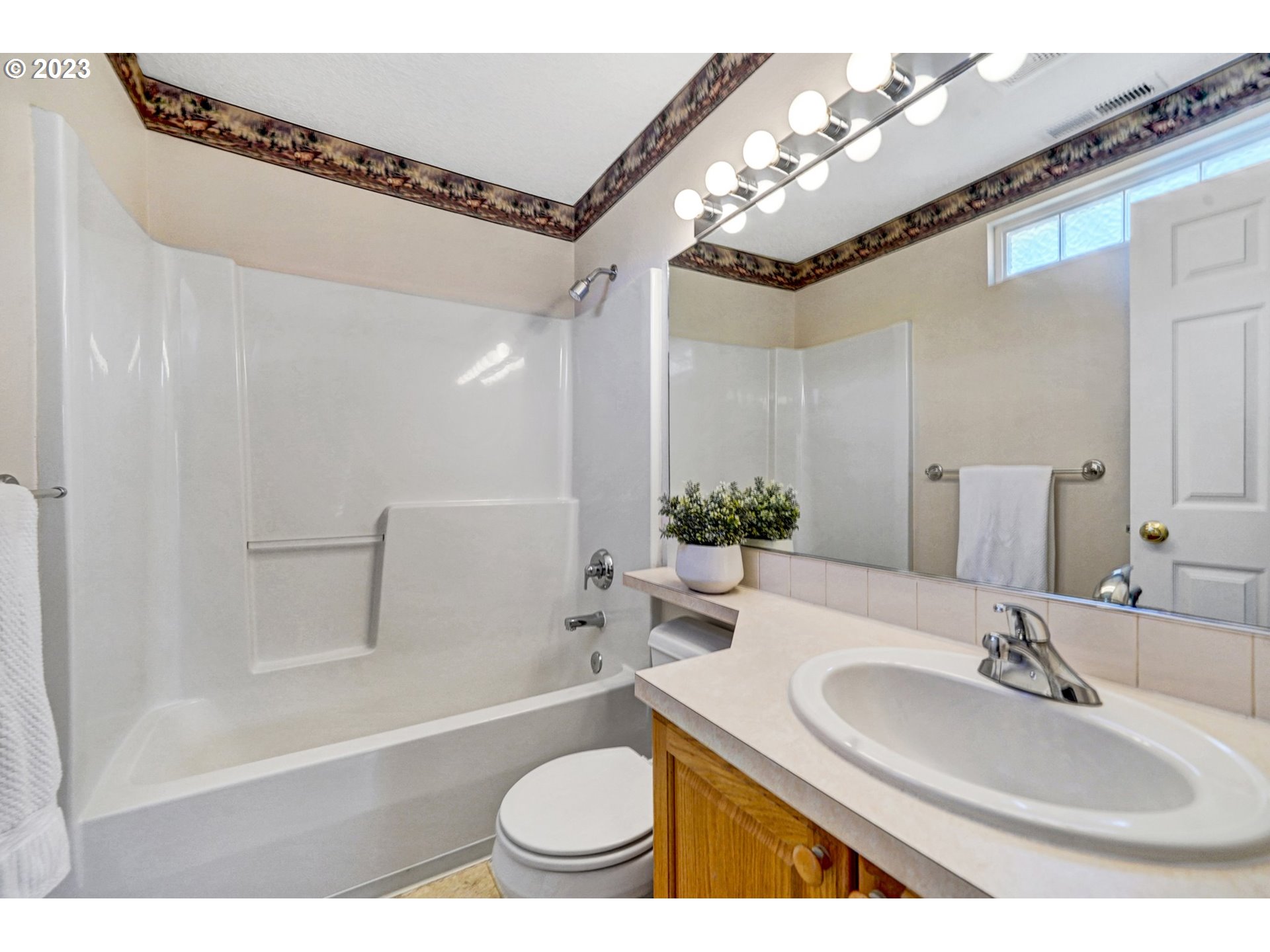 1551 NE ORENCO STATION PKWY