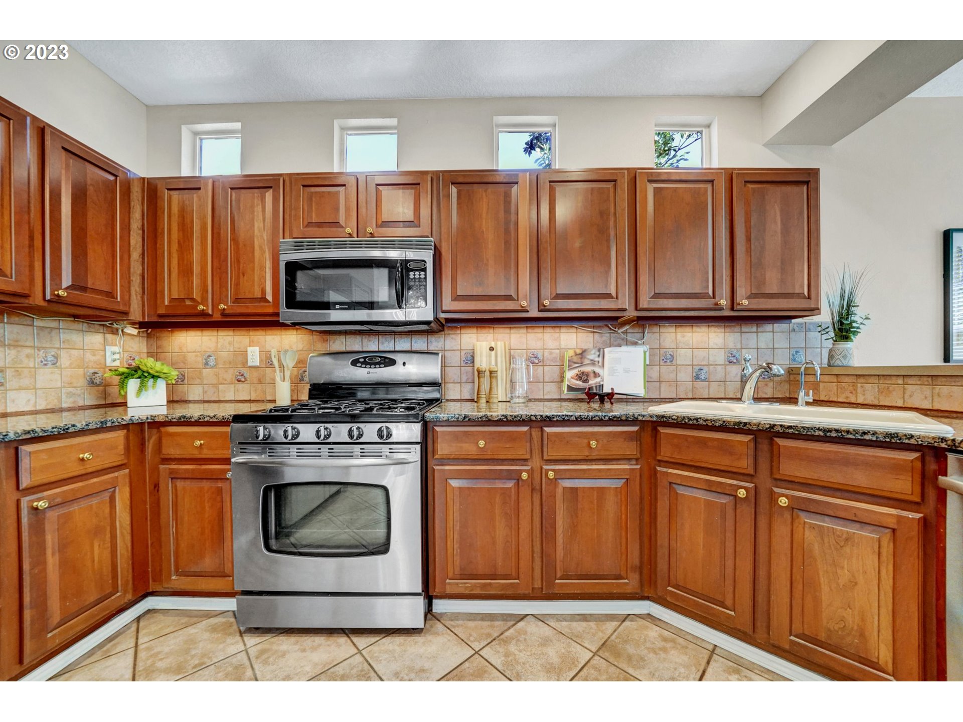 1551 NE ORENCO STATION PKWY