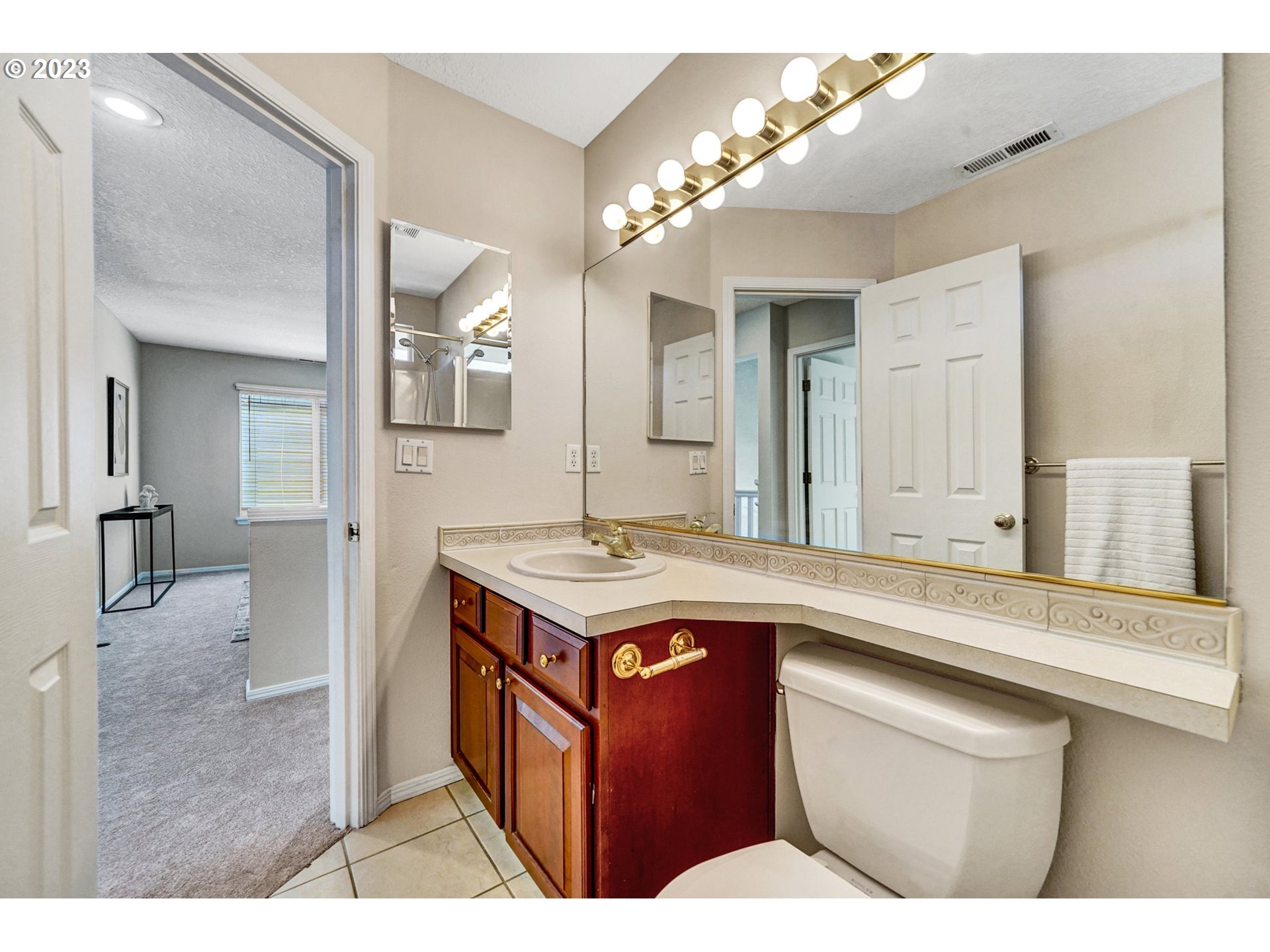 1551 NE ORENCO STATION PKWY